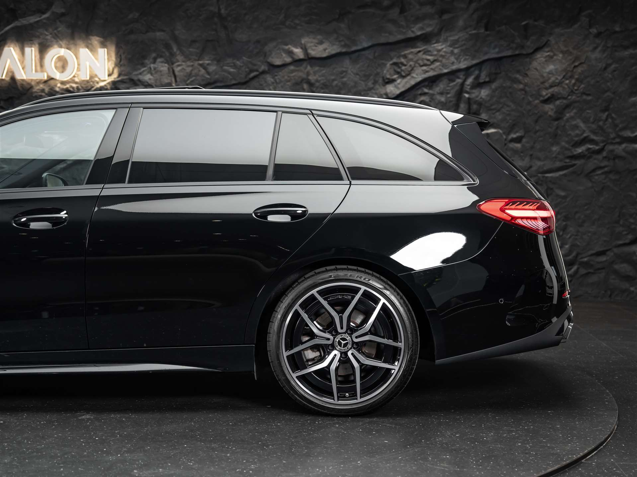 listing desktop thumbnail image 19