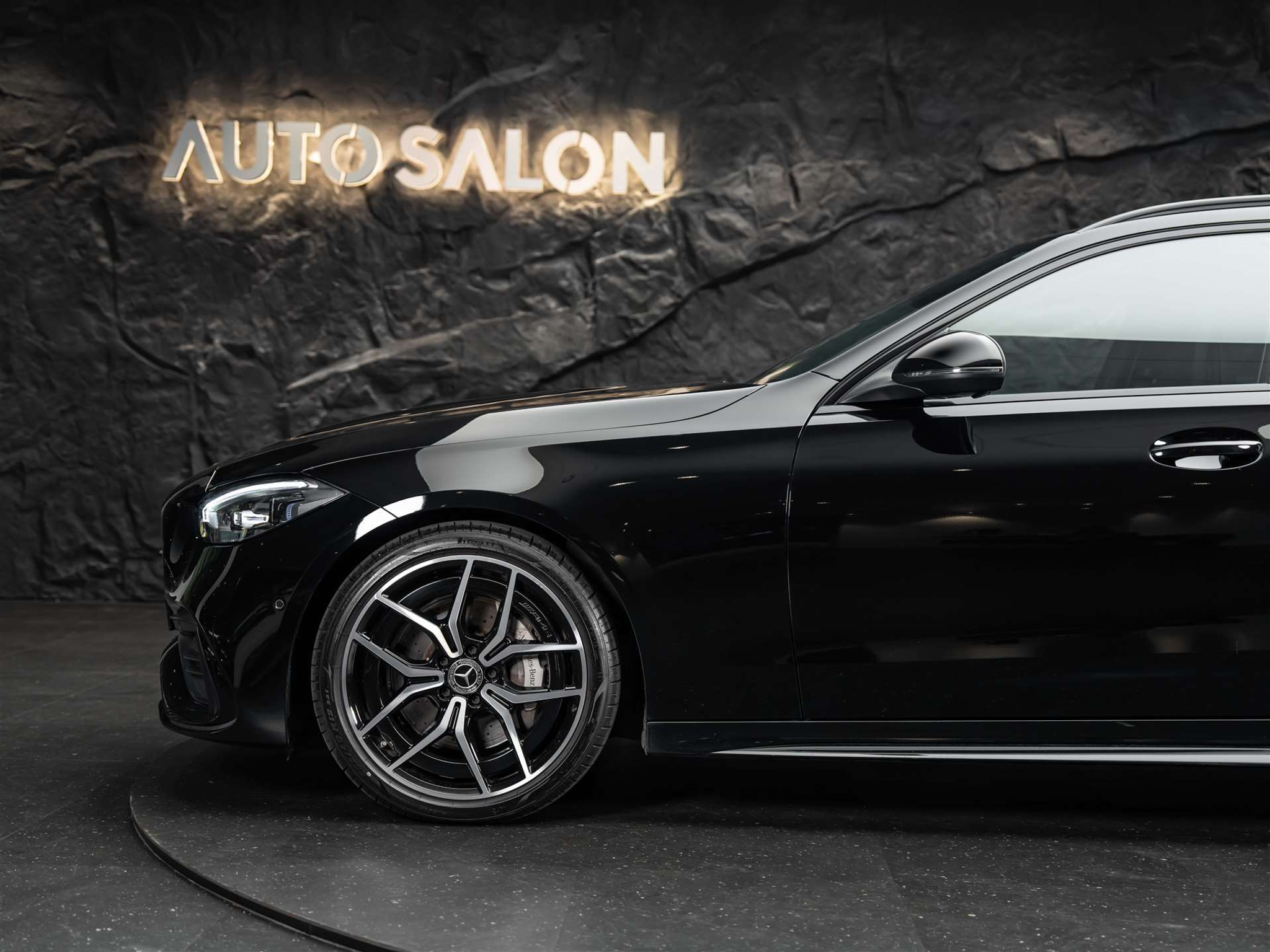 listing desktop thumbnail image 18