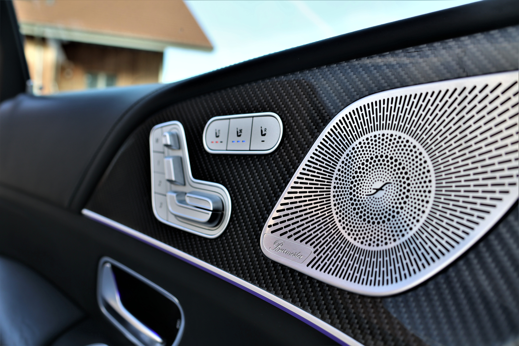 listing desktop thumbnail image 17