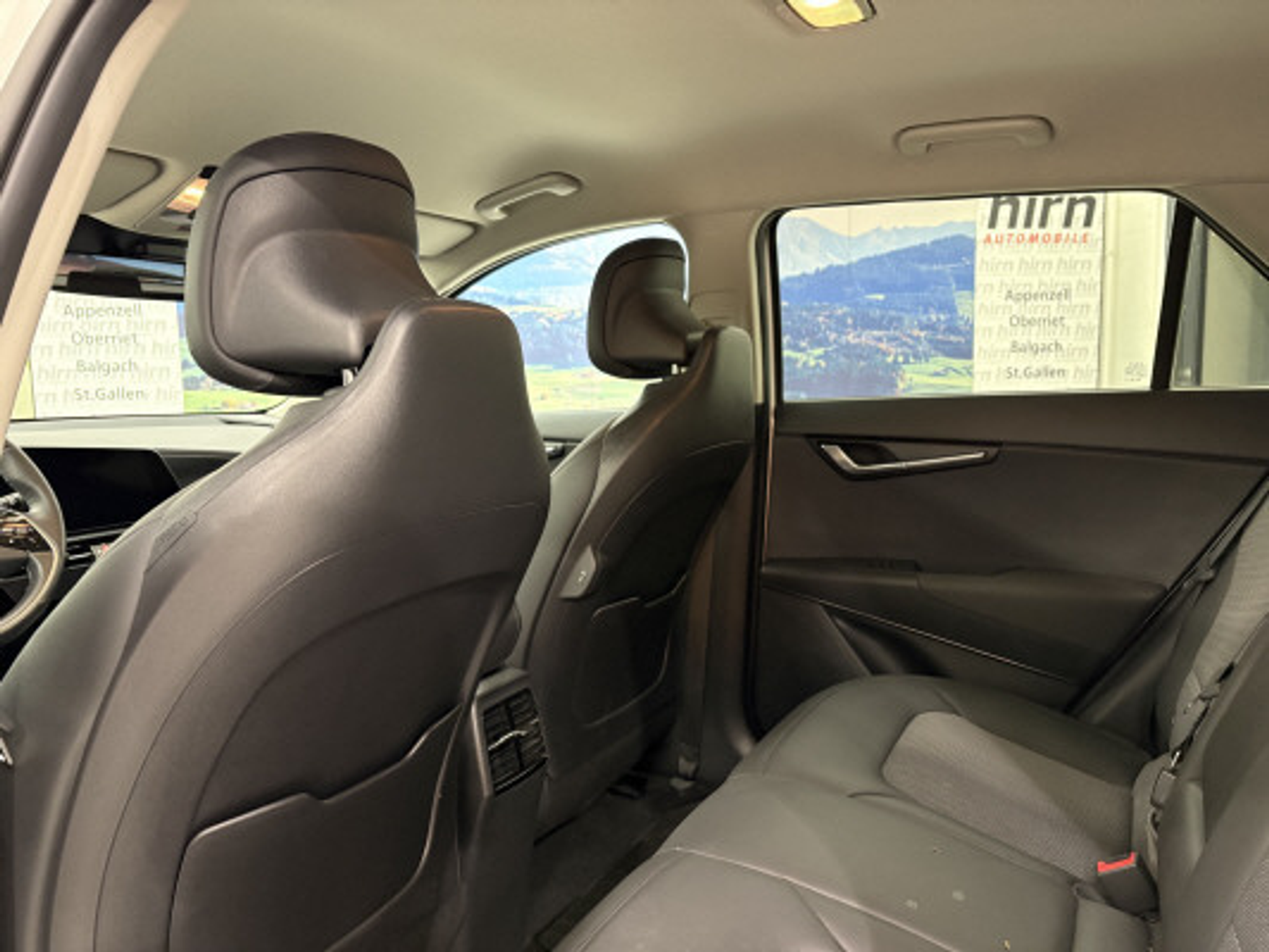 listing desktop thumbnail image 6