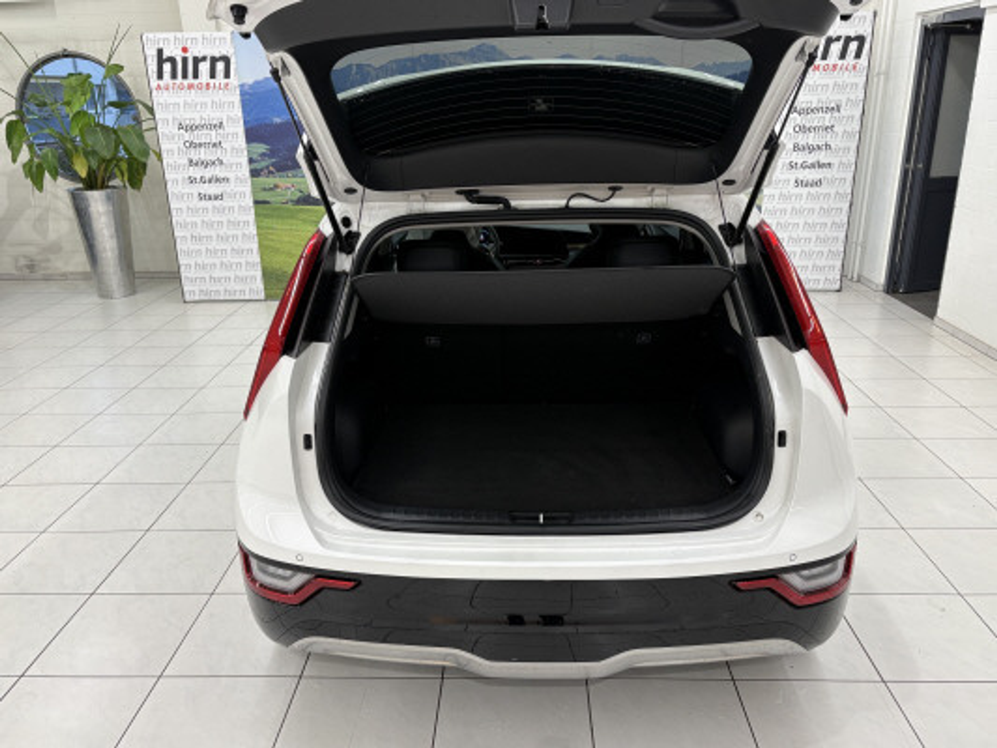 listing desktop thumbnail image 7