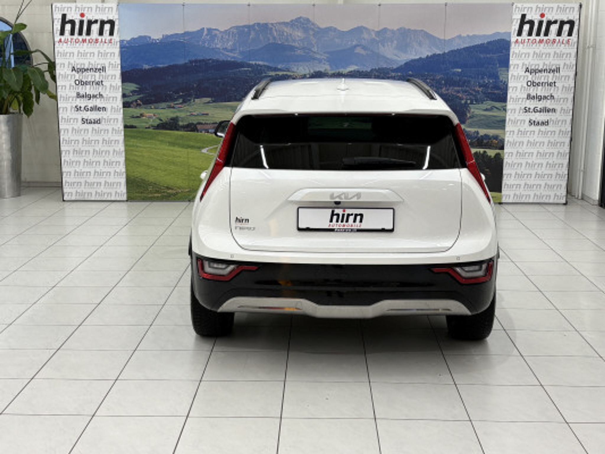 listing desktop thumbnail image 3