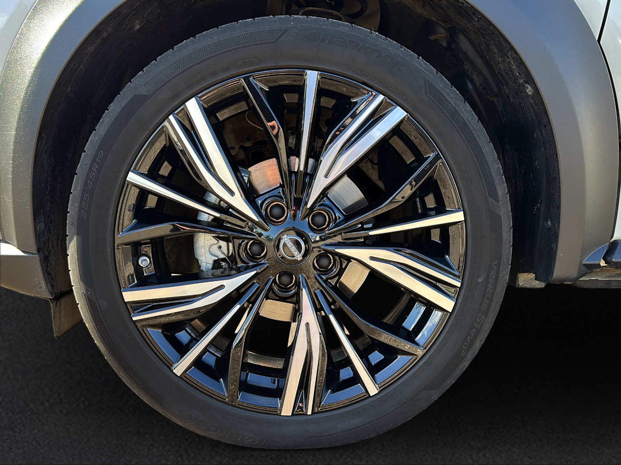 listing desktop thumbnail image 4