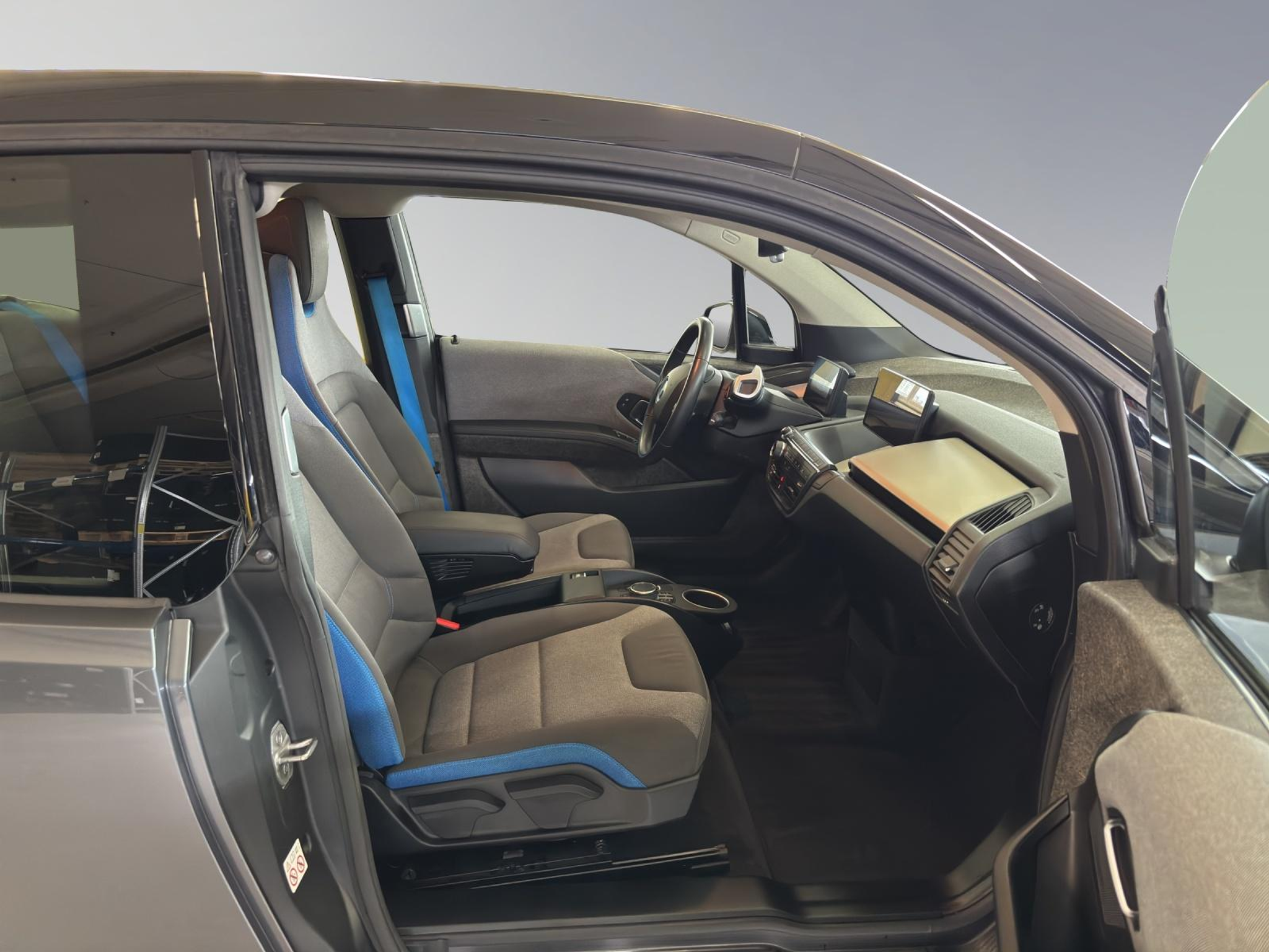 listing desktop thumbnail image 19