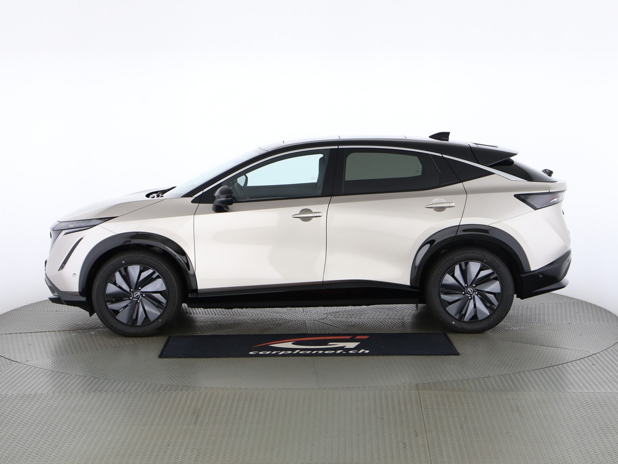 listing desktop thumbnail image 1