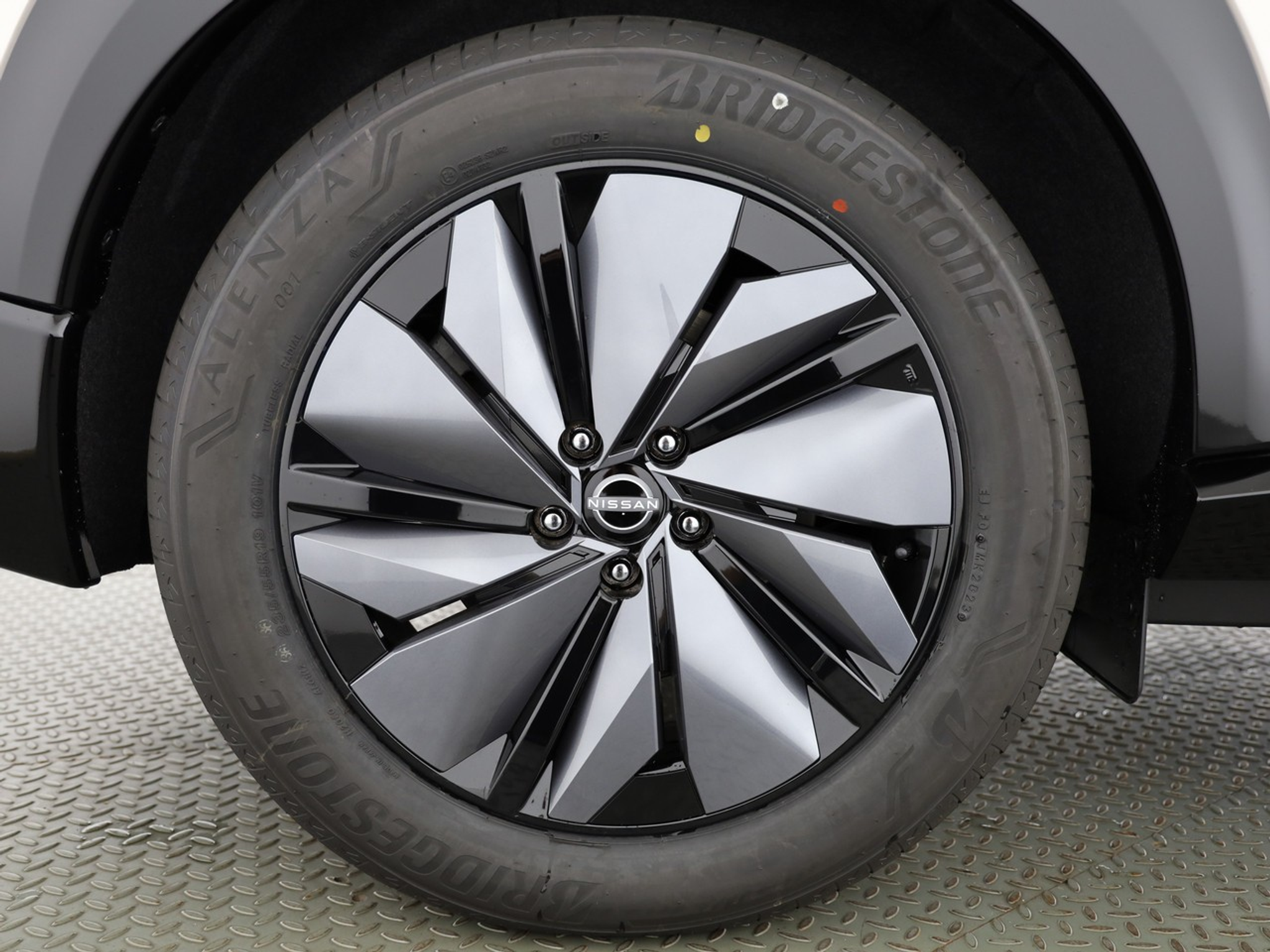 listing desktop thumbnail image 3