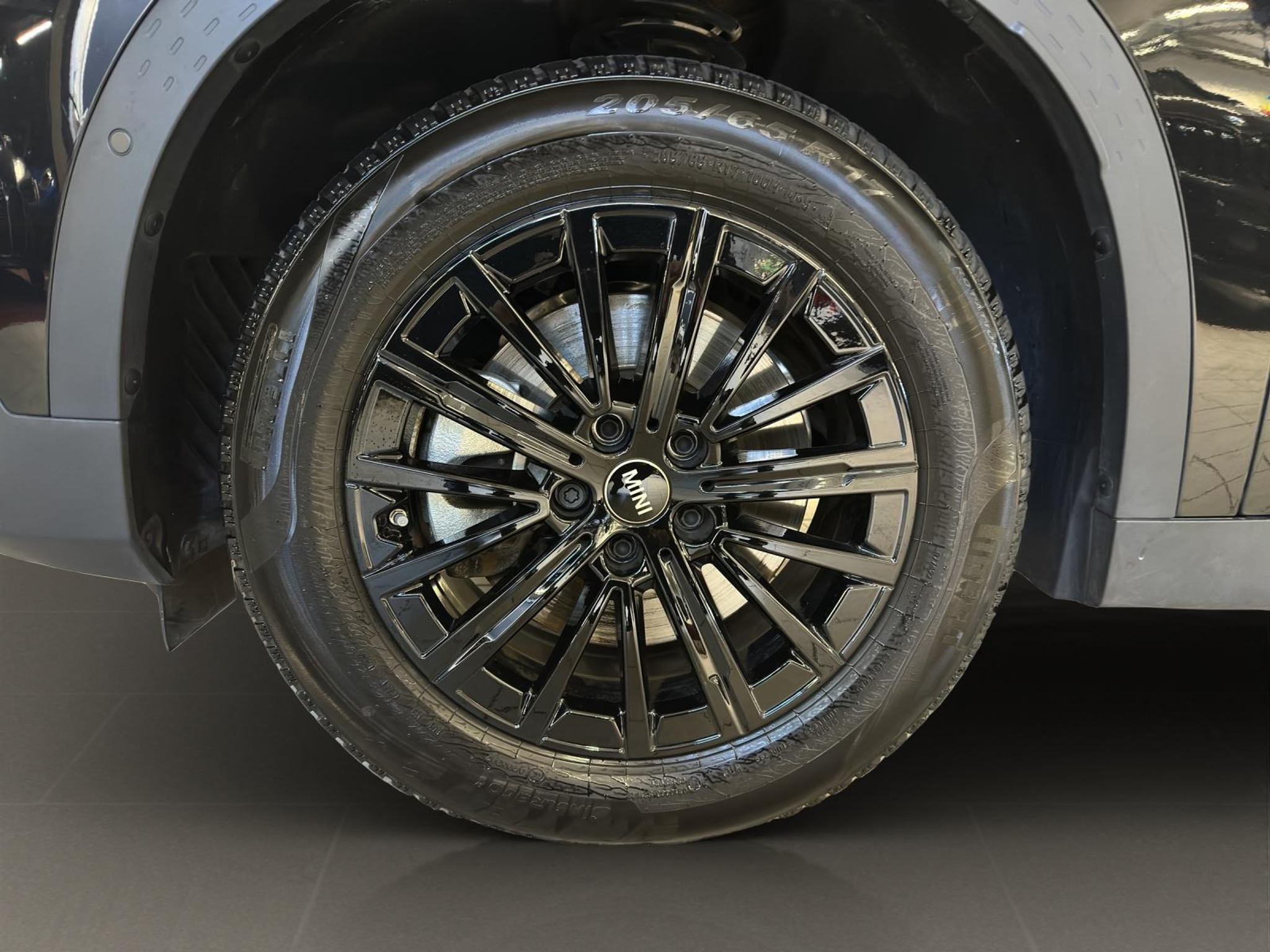 listing desktop thumbnail image 16