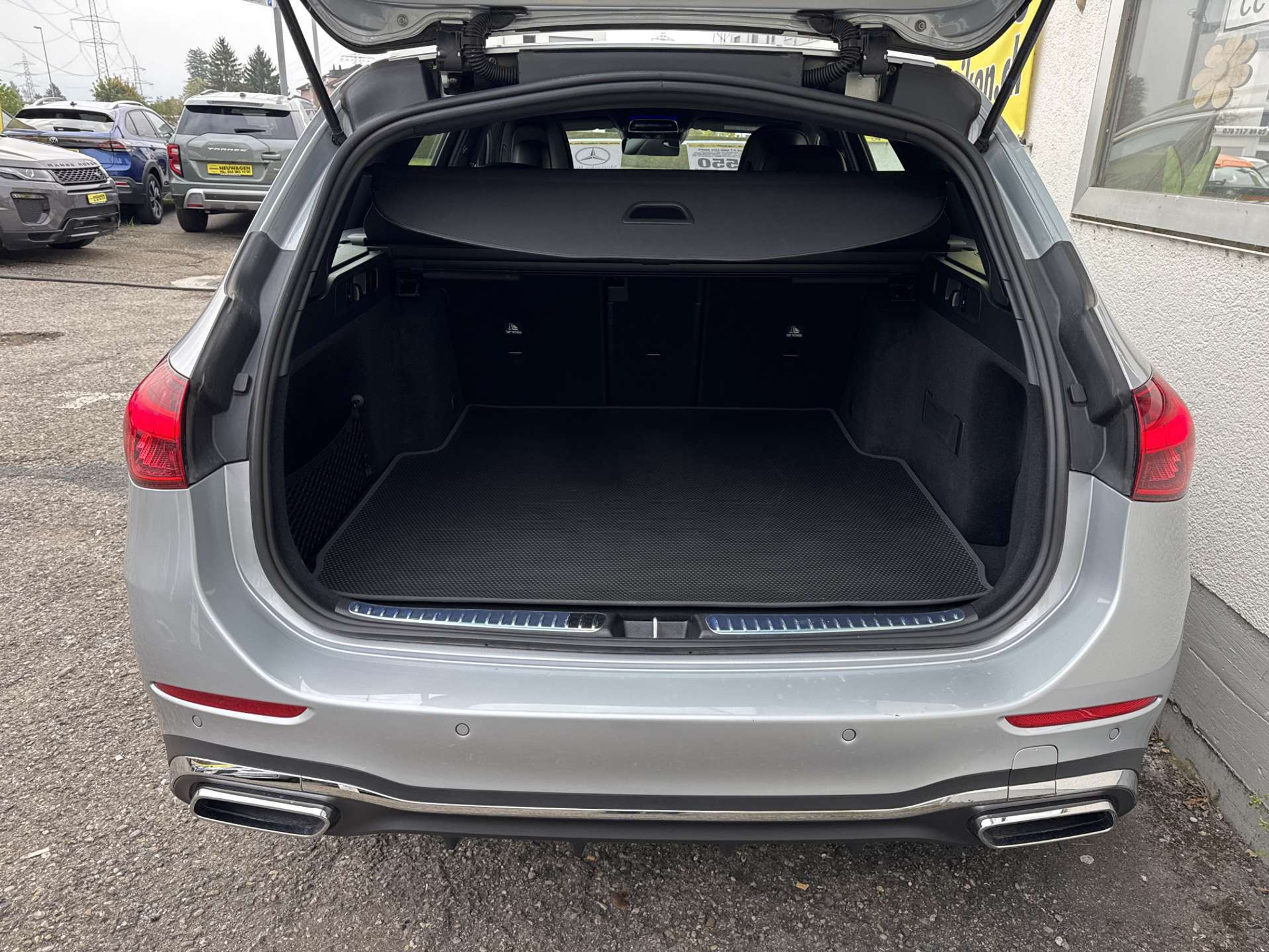 listing desktop thumbnail image 8