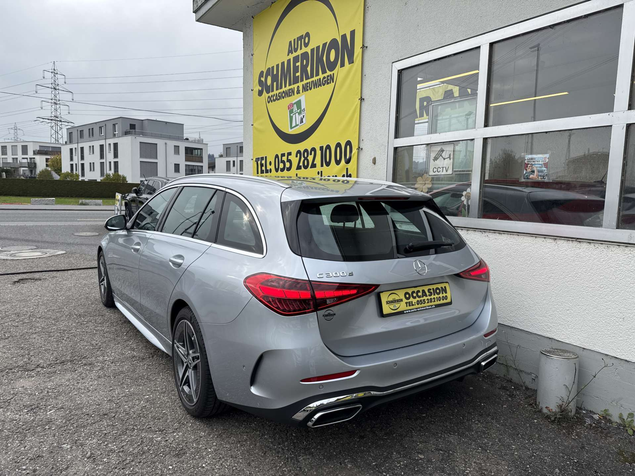 listing desktop thumbnail image 2