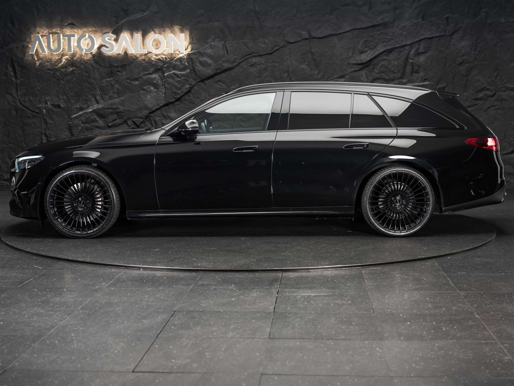 listing desktop thumbnail image 2