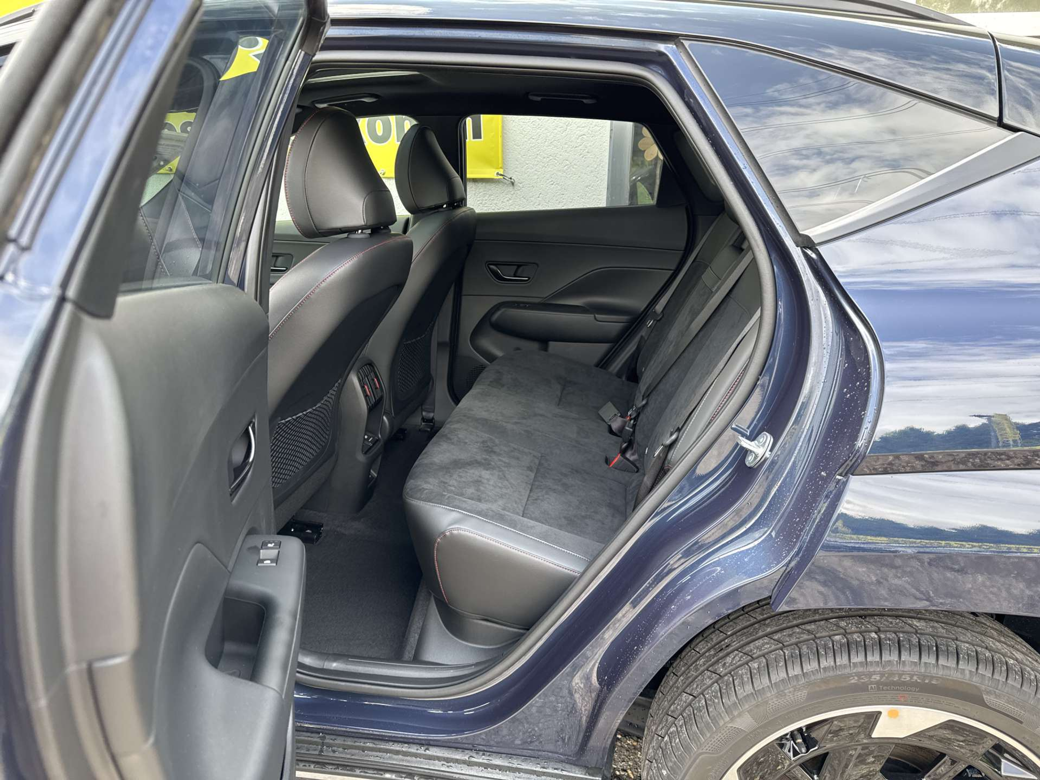 listing desktop thumbnail image 7