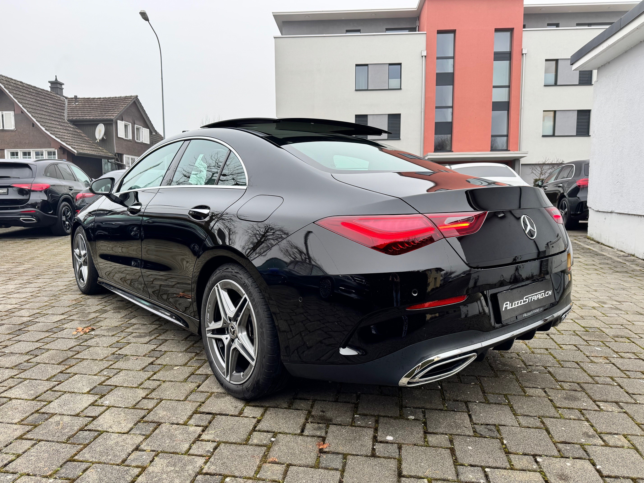 listing desktop thumbnail image 5