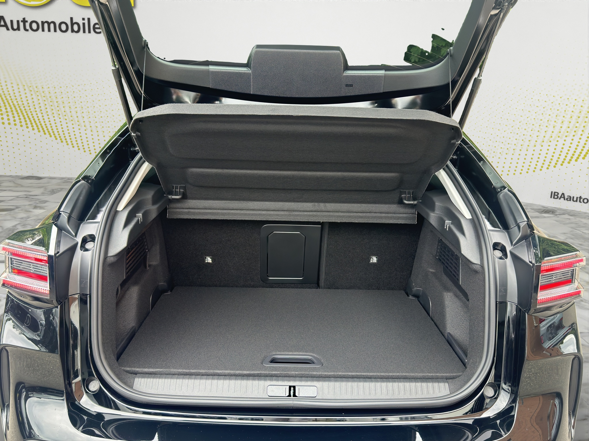 listing desktop thumbnail image 8