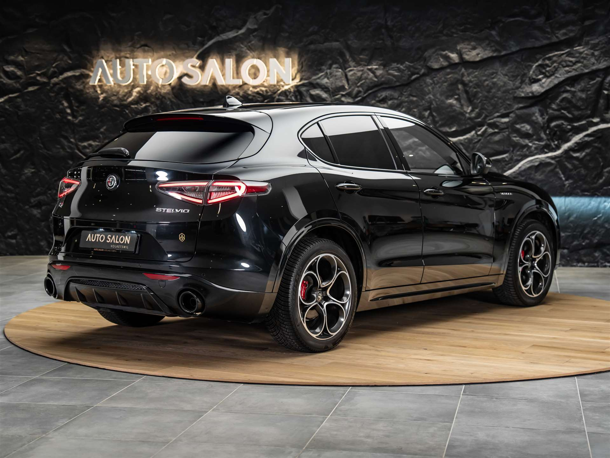 listing desktop thumbnail image 4