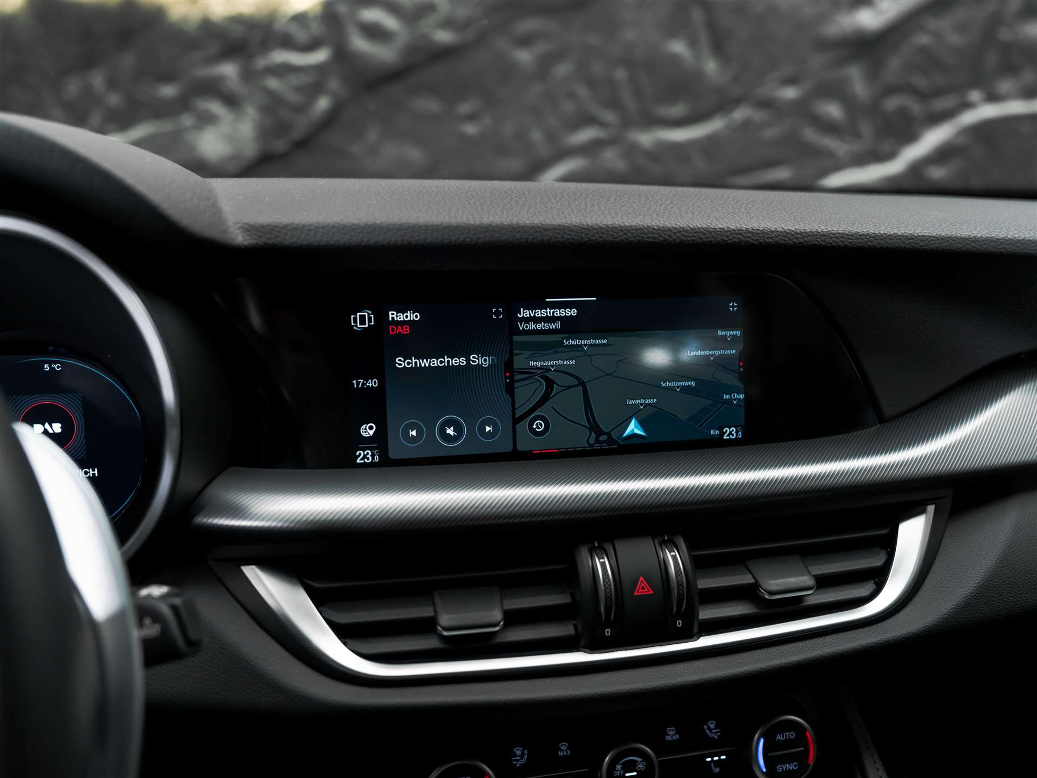 listing desktop thumbnail image 31