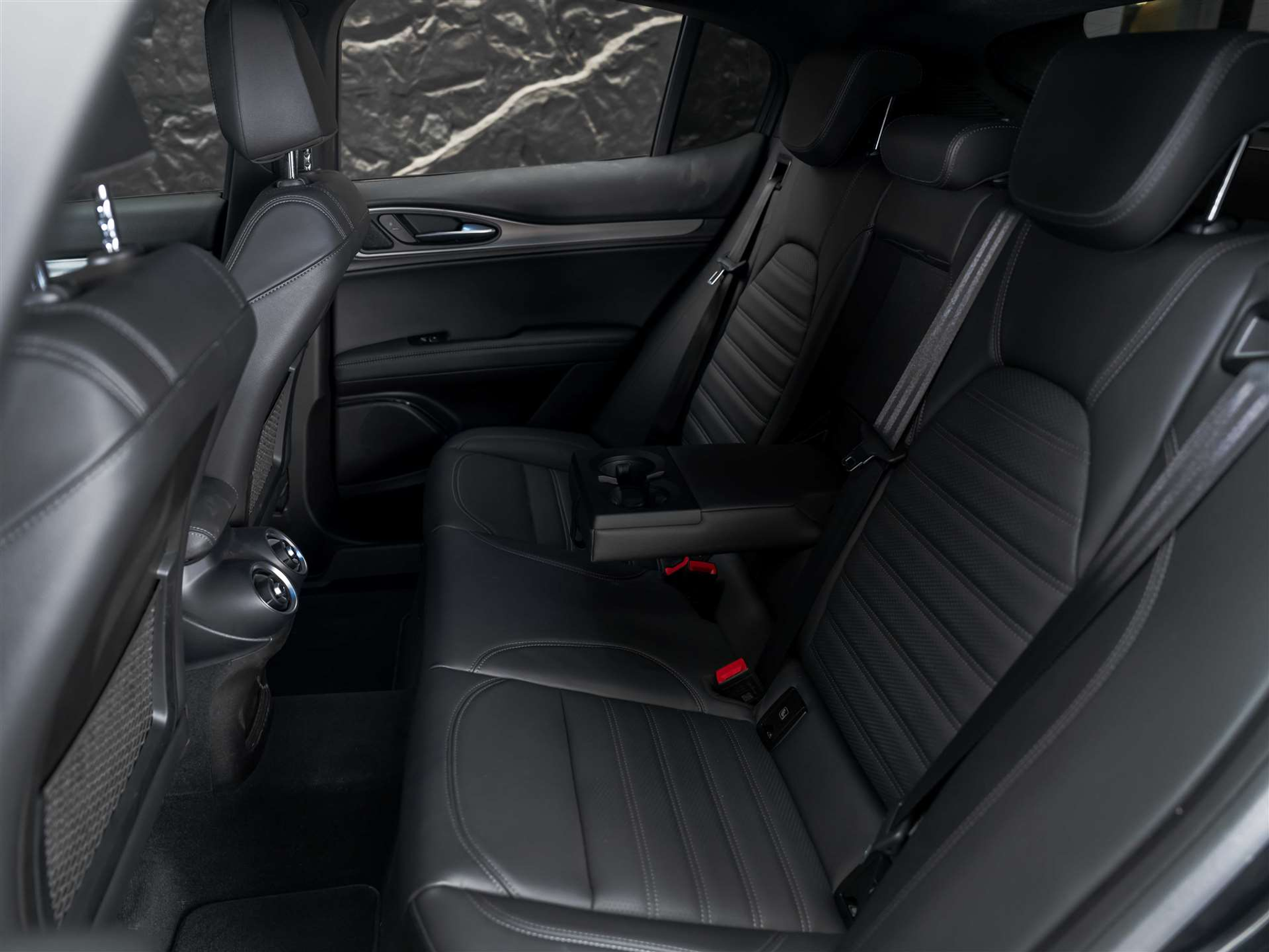 listing desktop thumbnail image 13