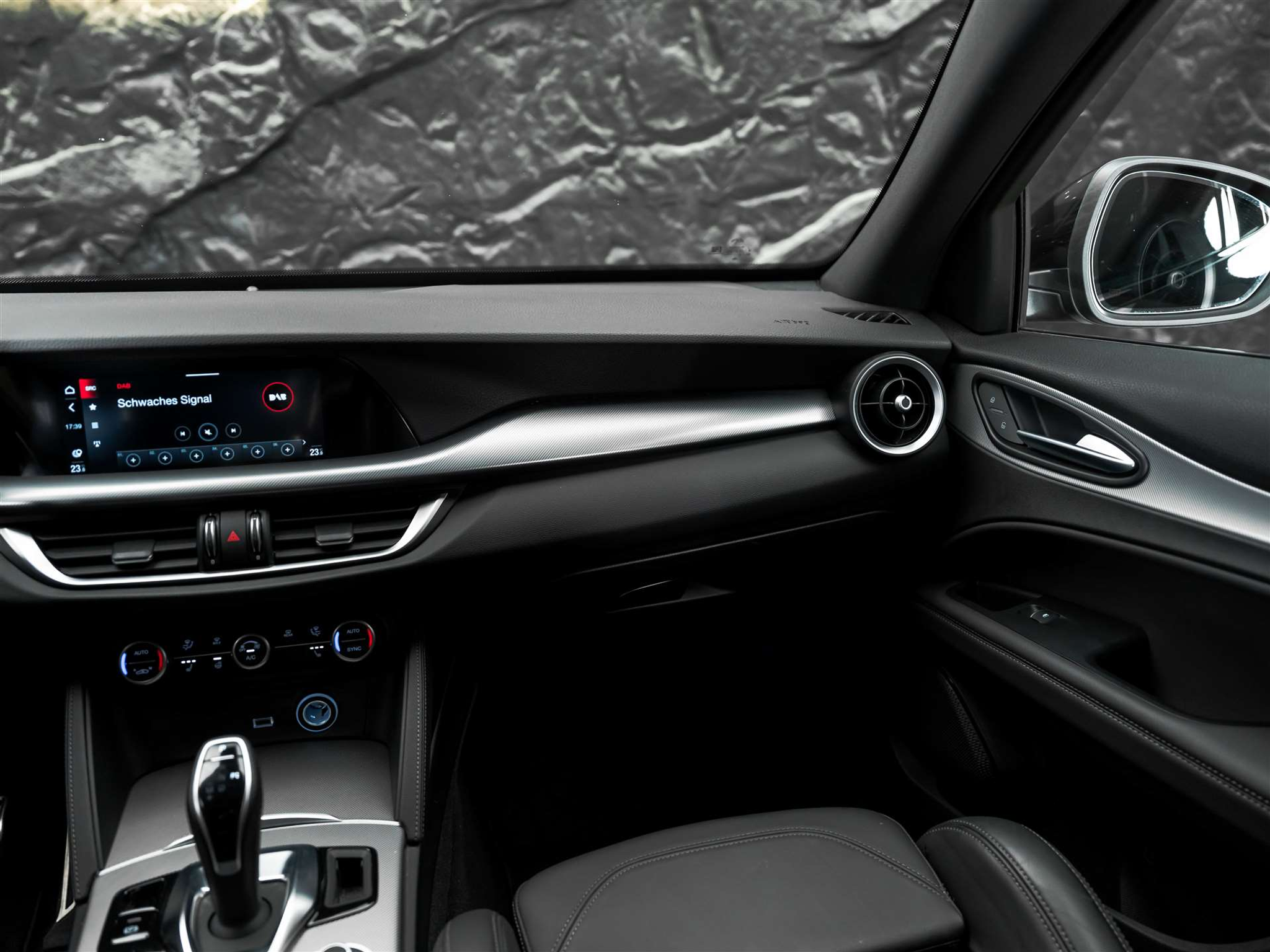 listing desktop thumbnail image 28