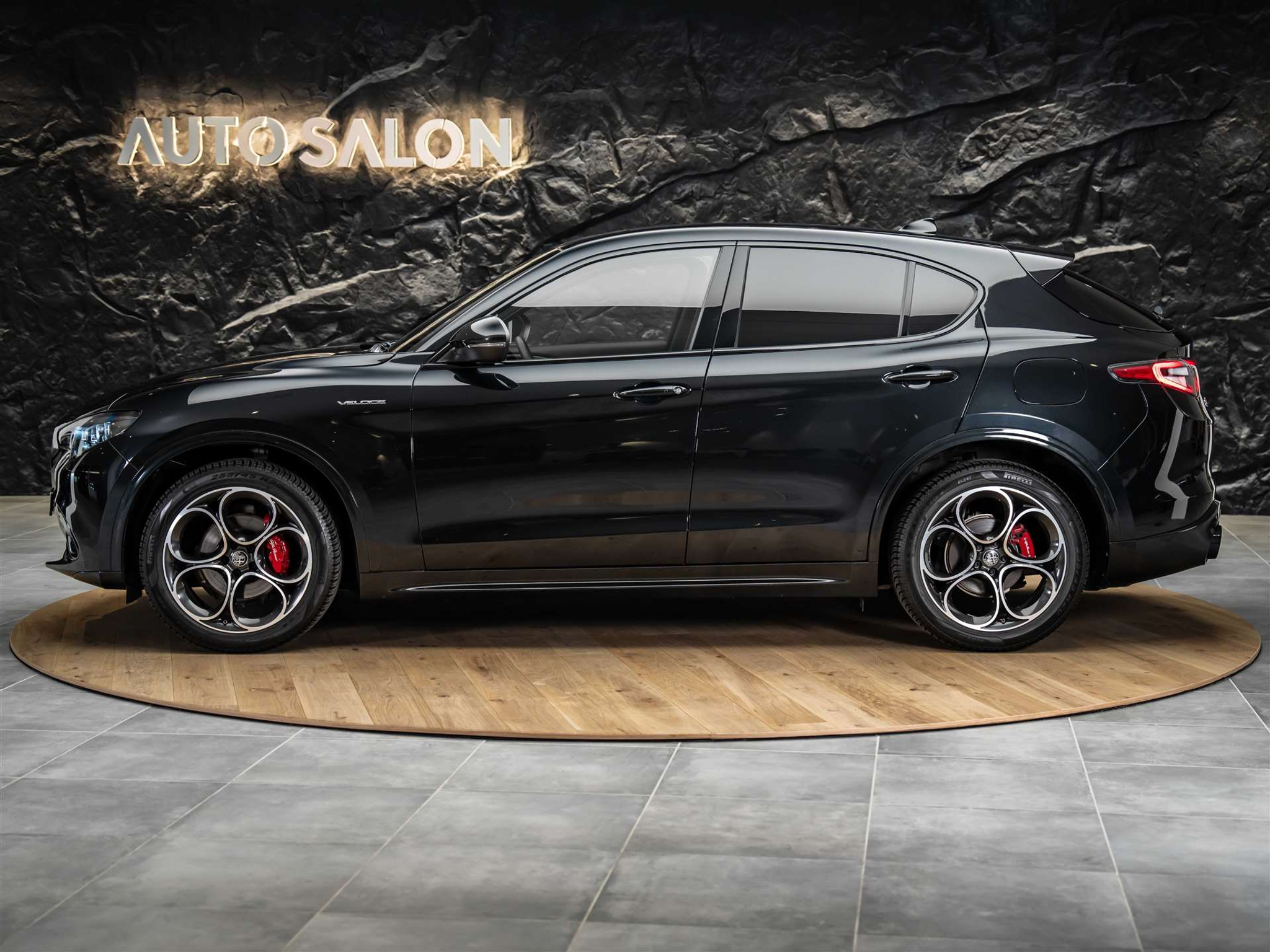 listing desktop thumbnail image 1