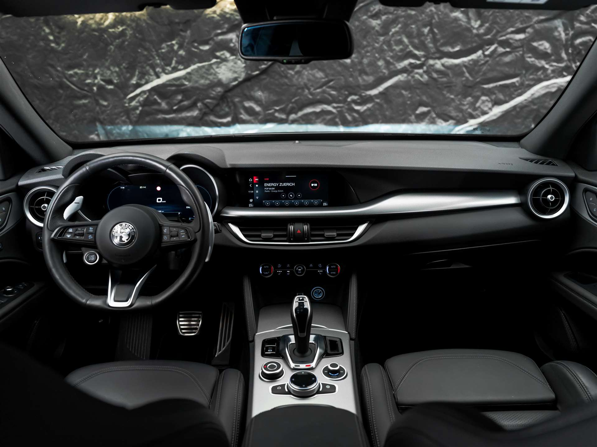 listing desktop thumbnail image 14