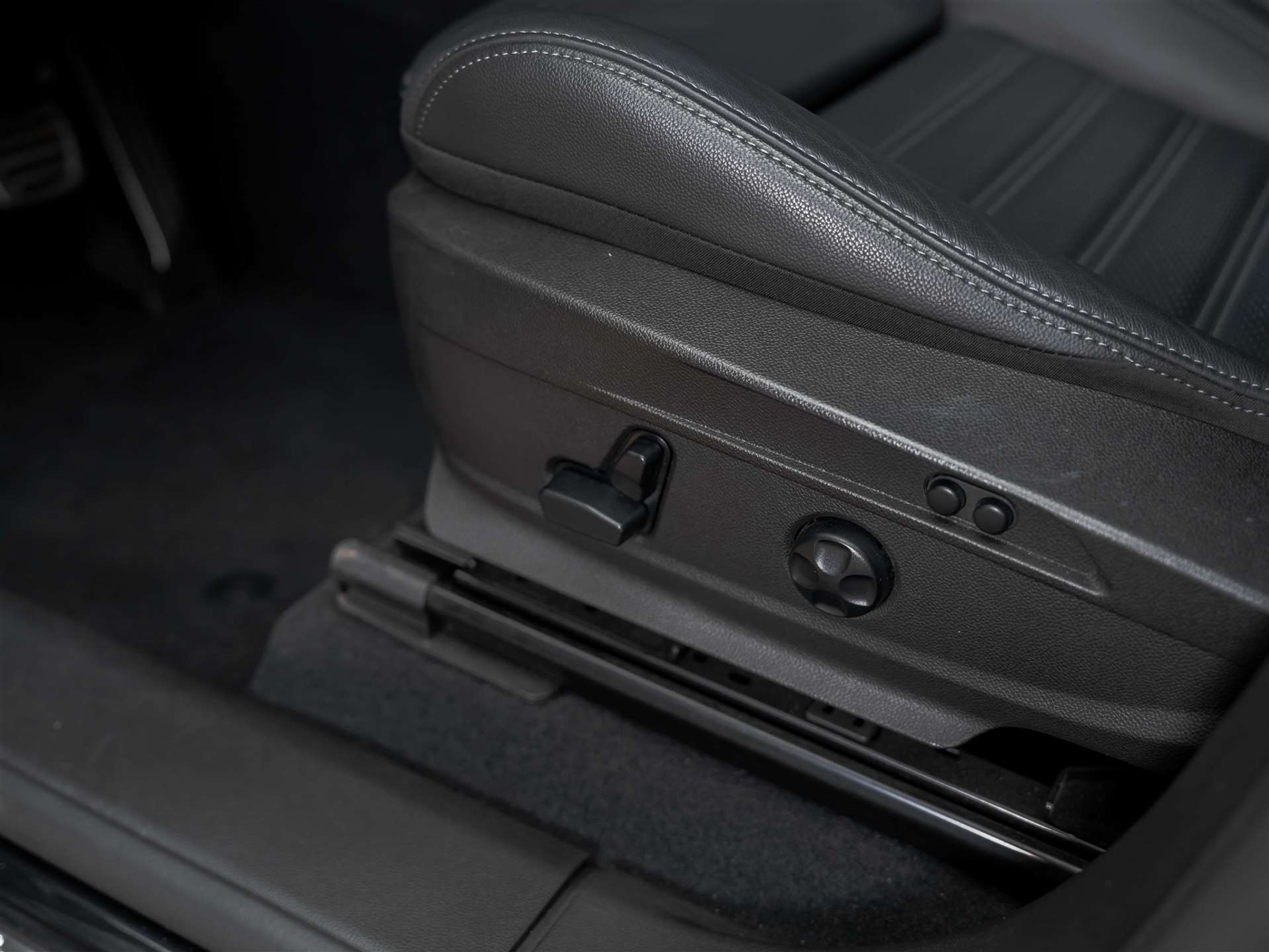 listing desktop thumbnail image 10