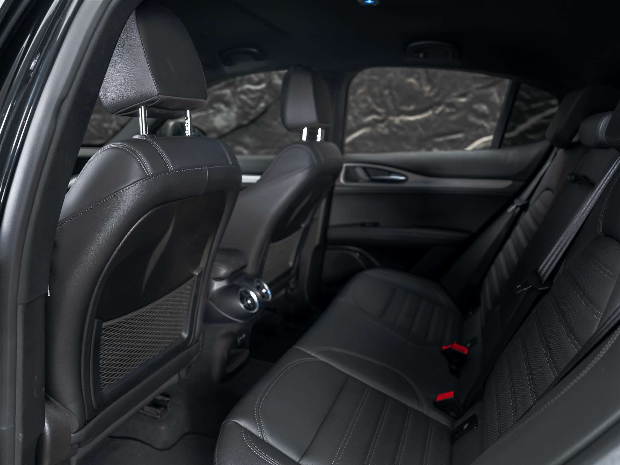 listing desktop thumbnail image 11