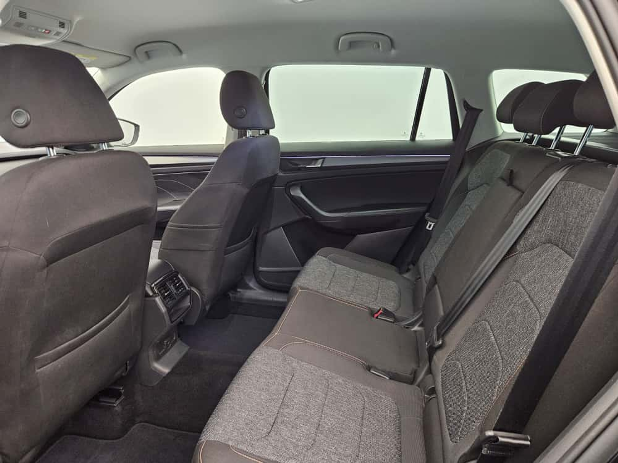 listing desktop thumbnail image 12