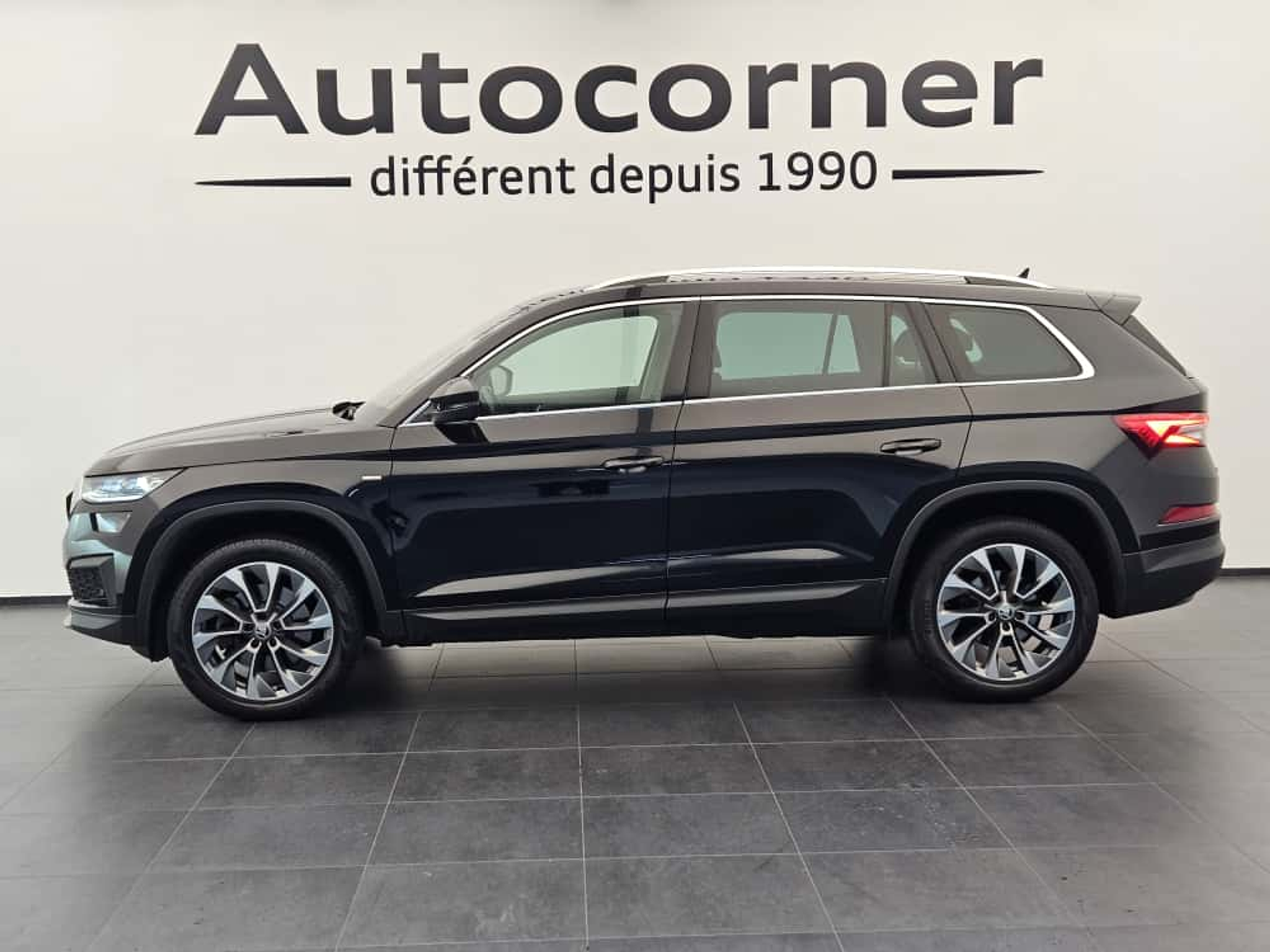 listing desktop thumbnail image 1