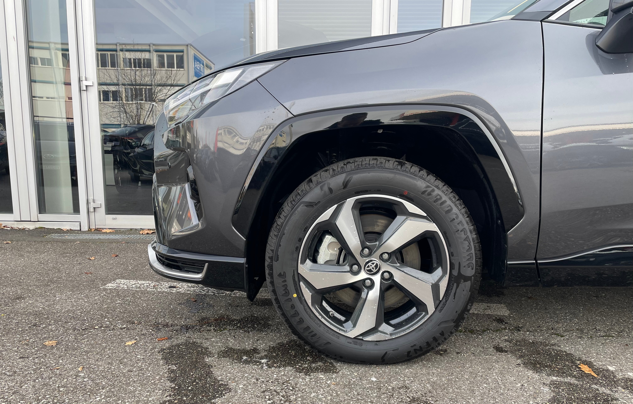 listing desktop thumbnail image 5