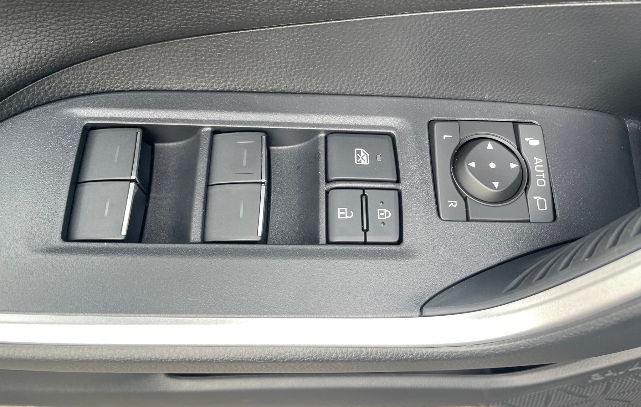 listing desktop thumbnail image 20