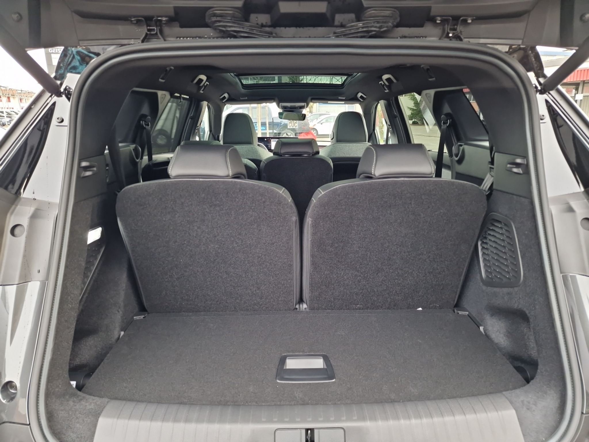 listing desktop thumbnail image 23