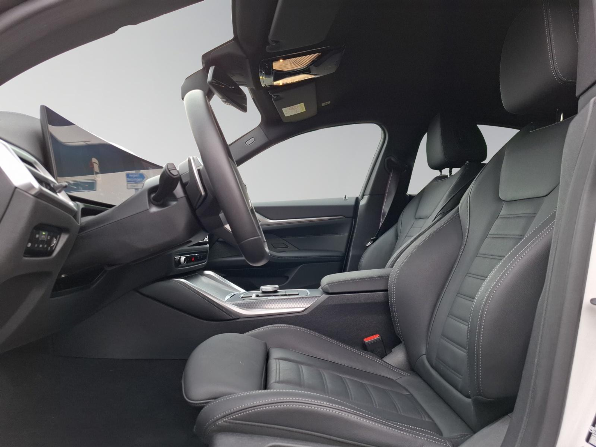 listing desktop thumbnail image 3