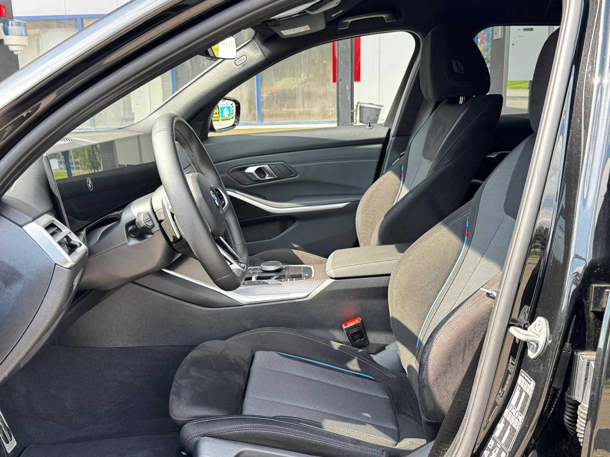 listing desktop thumbnail image 8