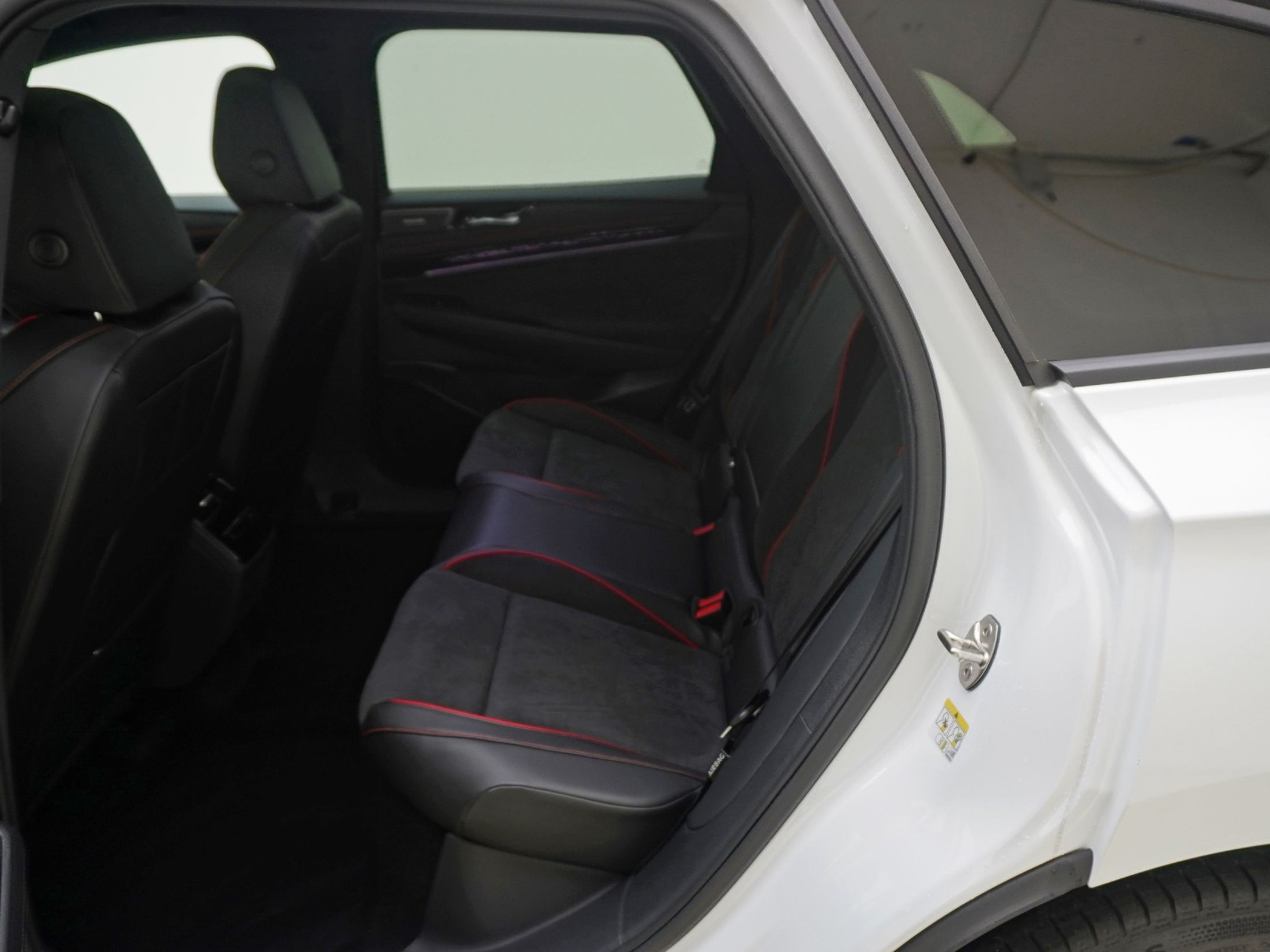 listing desktop thumbnail image 14