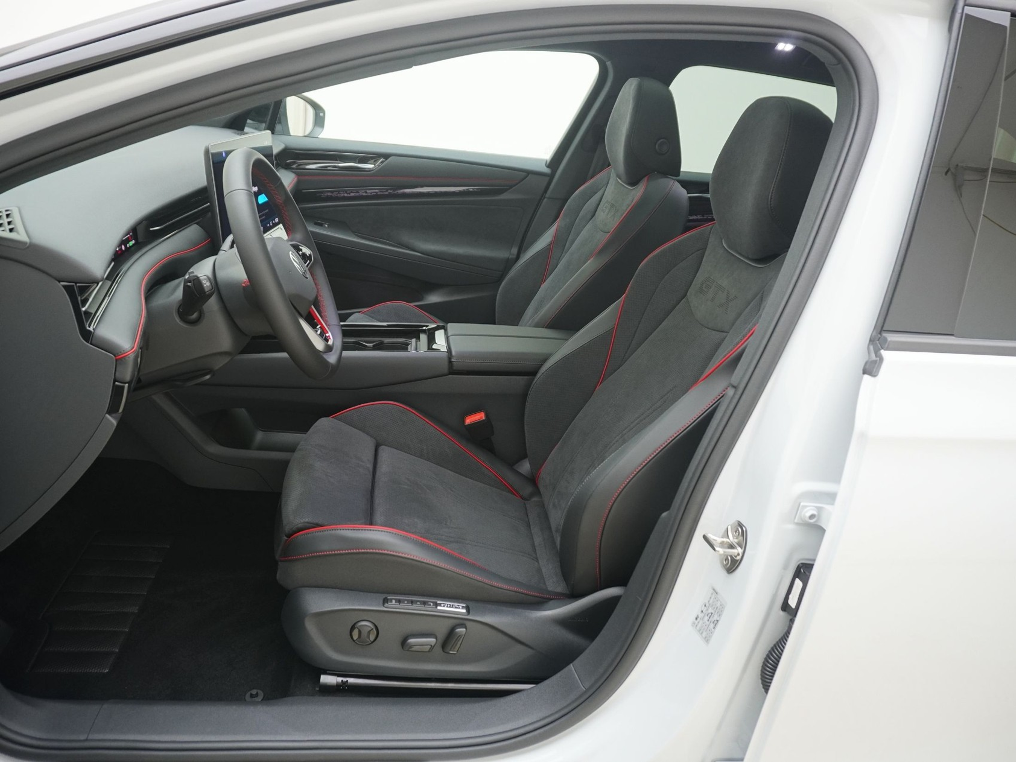 listing desktop thumbnail image 12