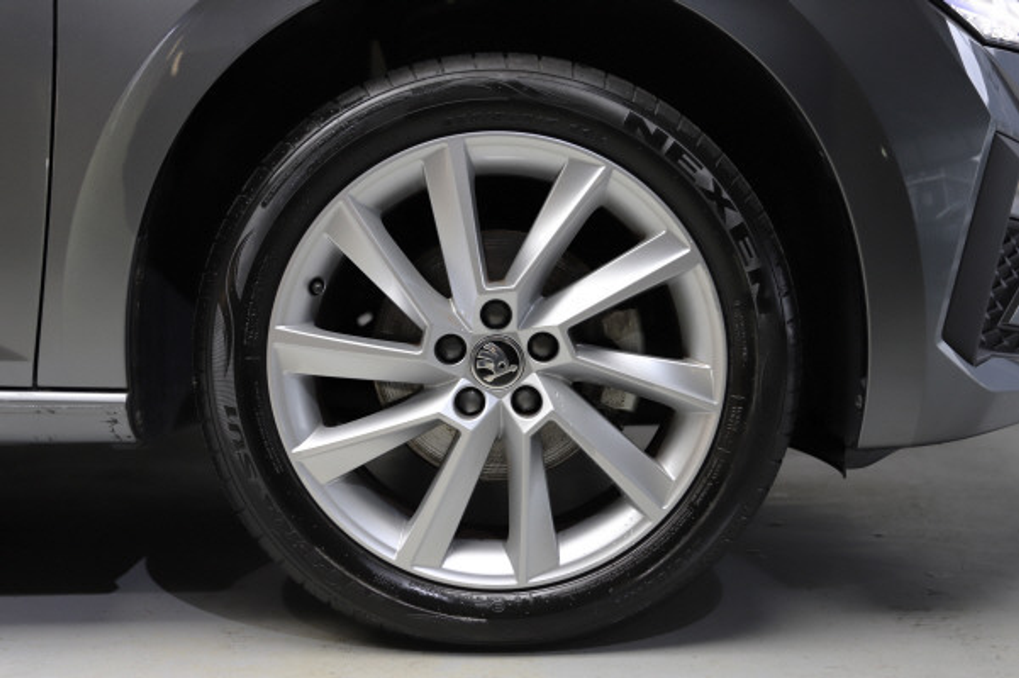 listing desktop thumbnail image 12