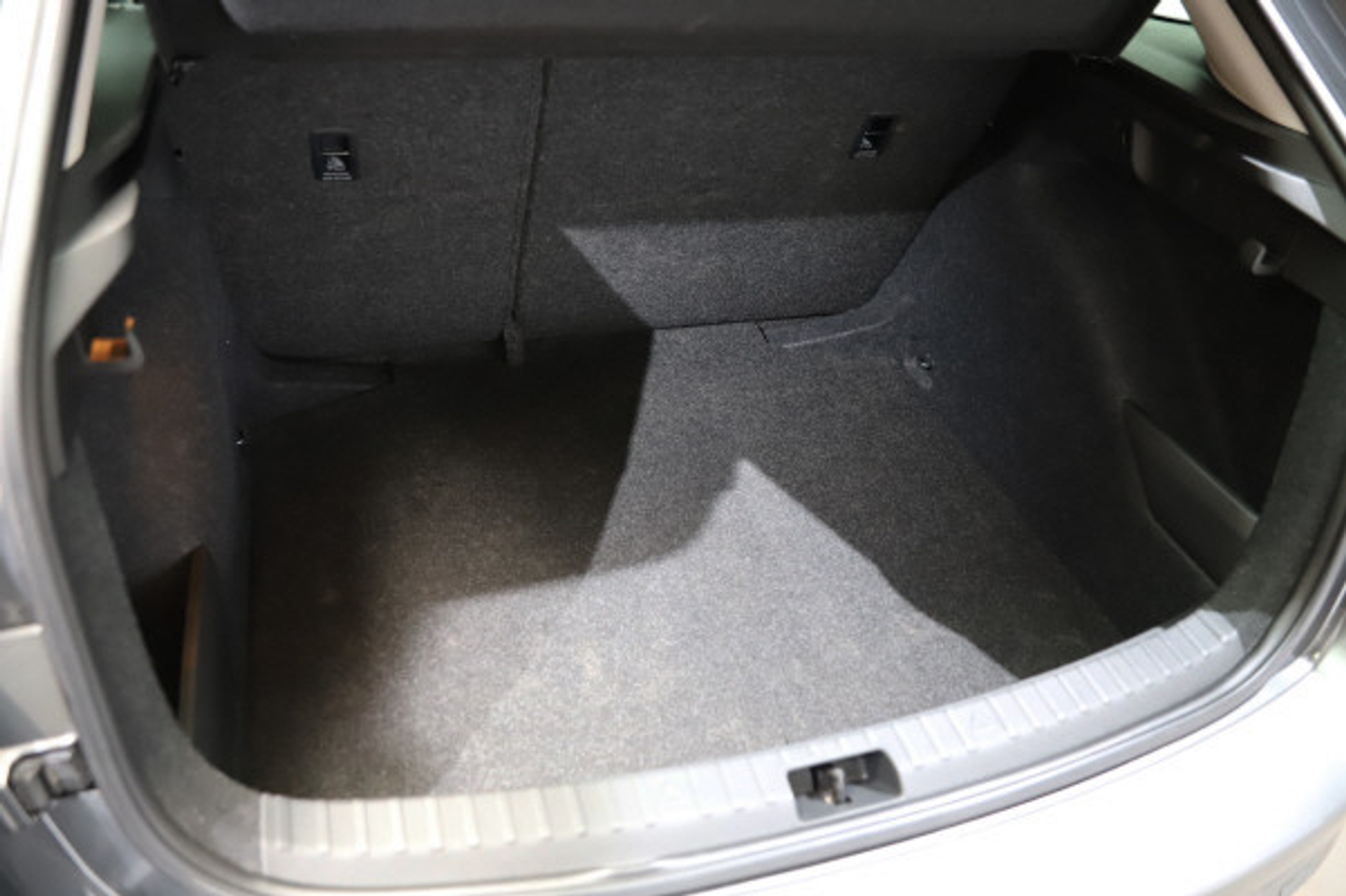 listing desktop thumbnail image 11