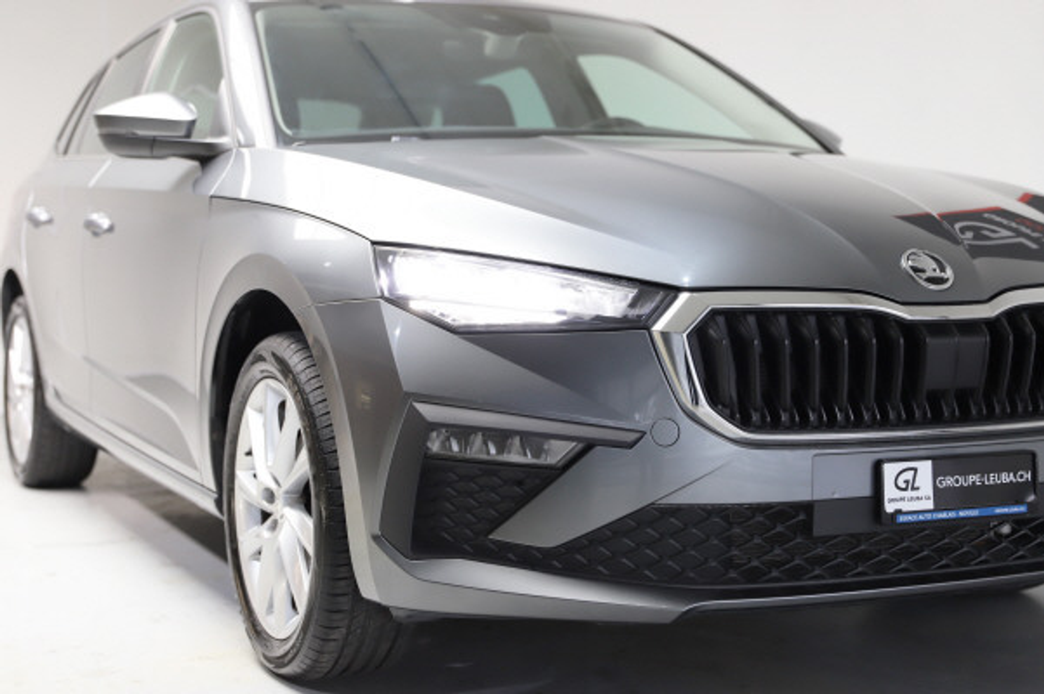 listing desktop thumbnail image 1