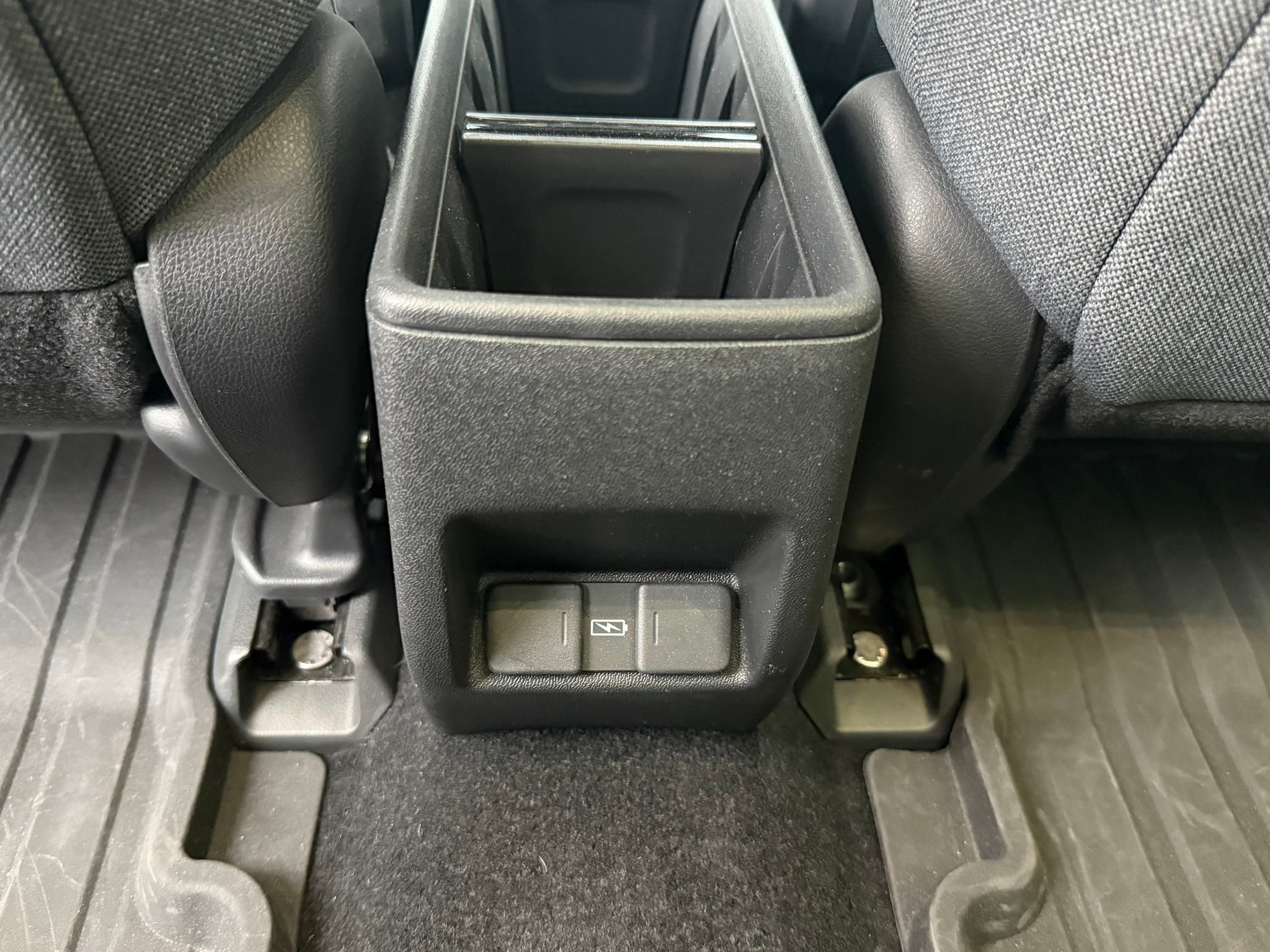 listing desktop thumbnail image 24