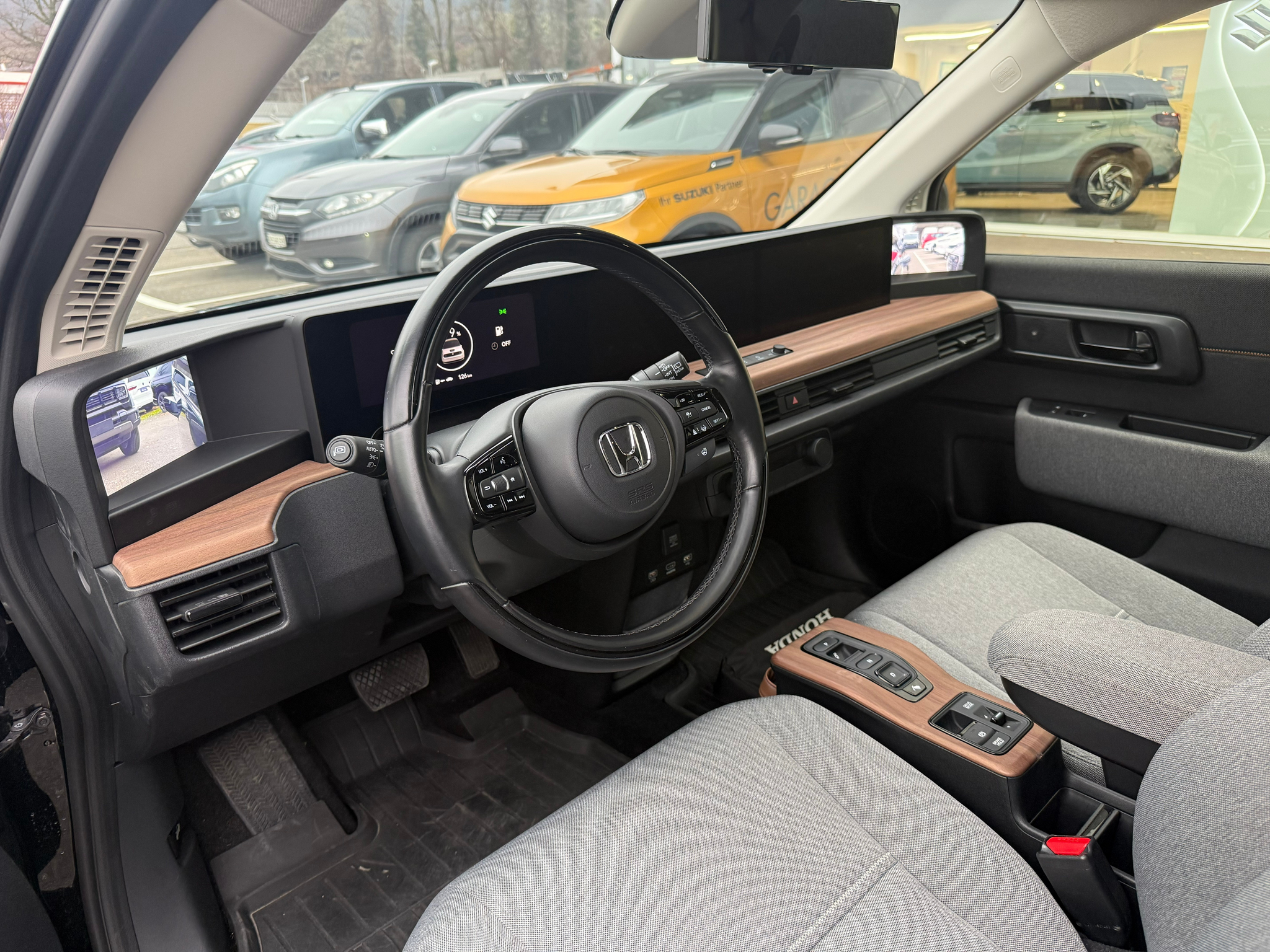 listing desktop thumbnail image 8