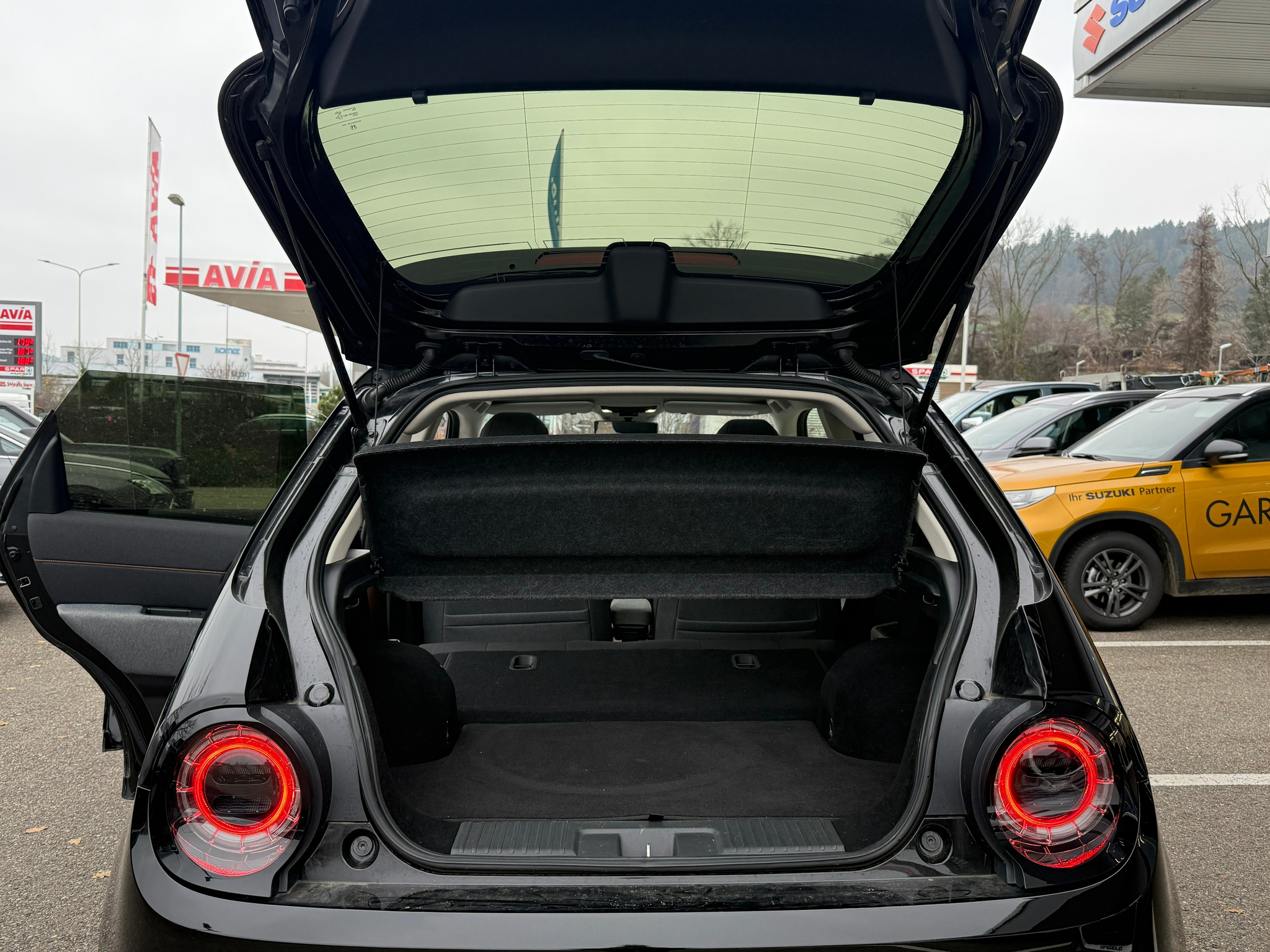 listing desktop thumbnail image 26