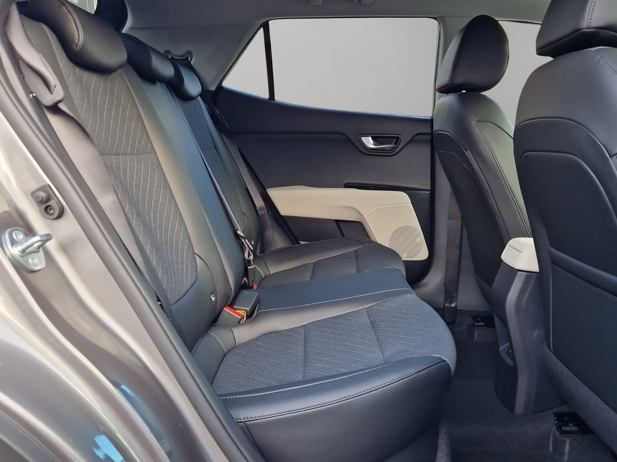 listing desktop thumbnail image 13