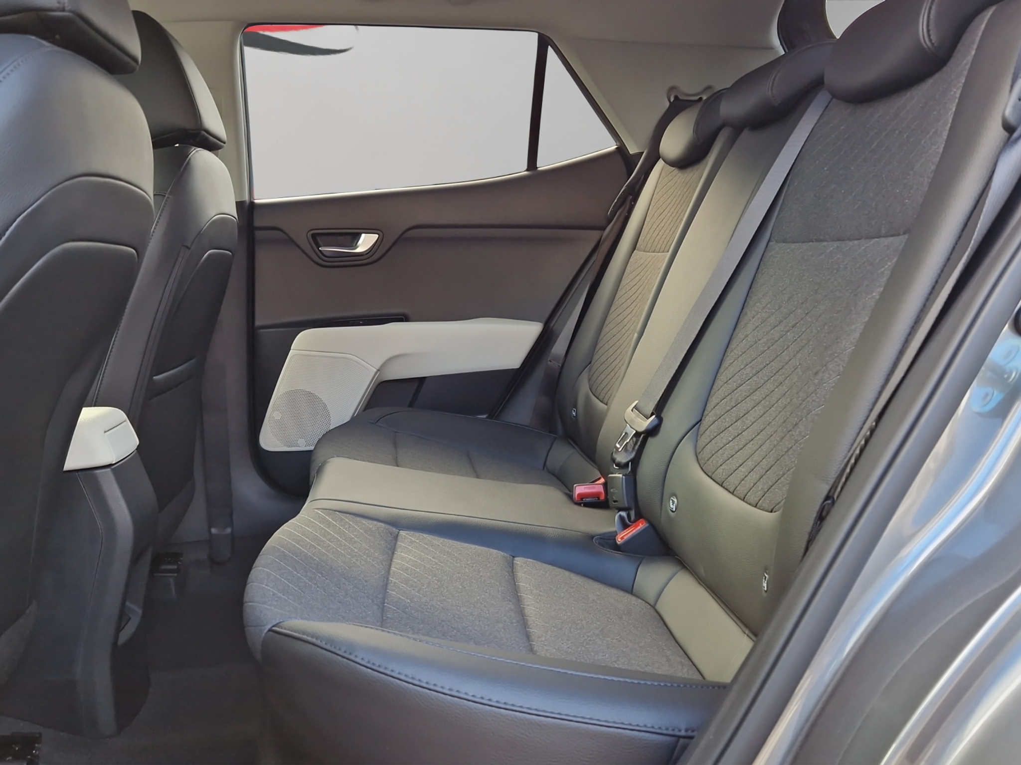 listing desktop thumbnail image 14