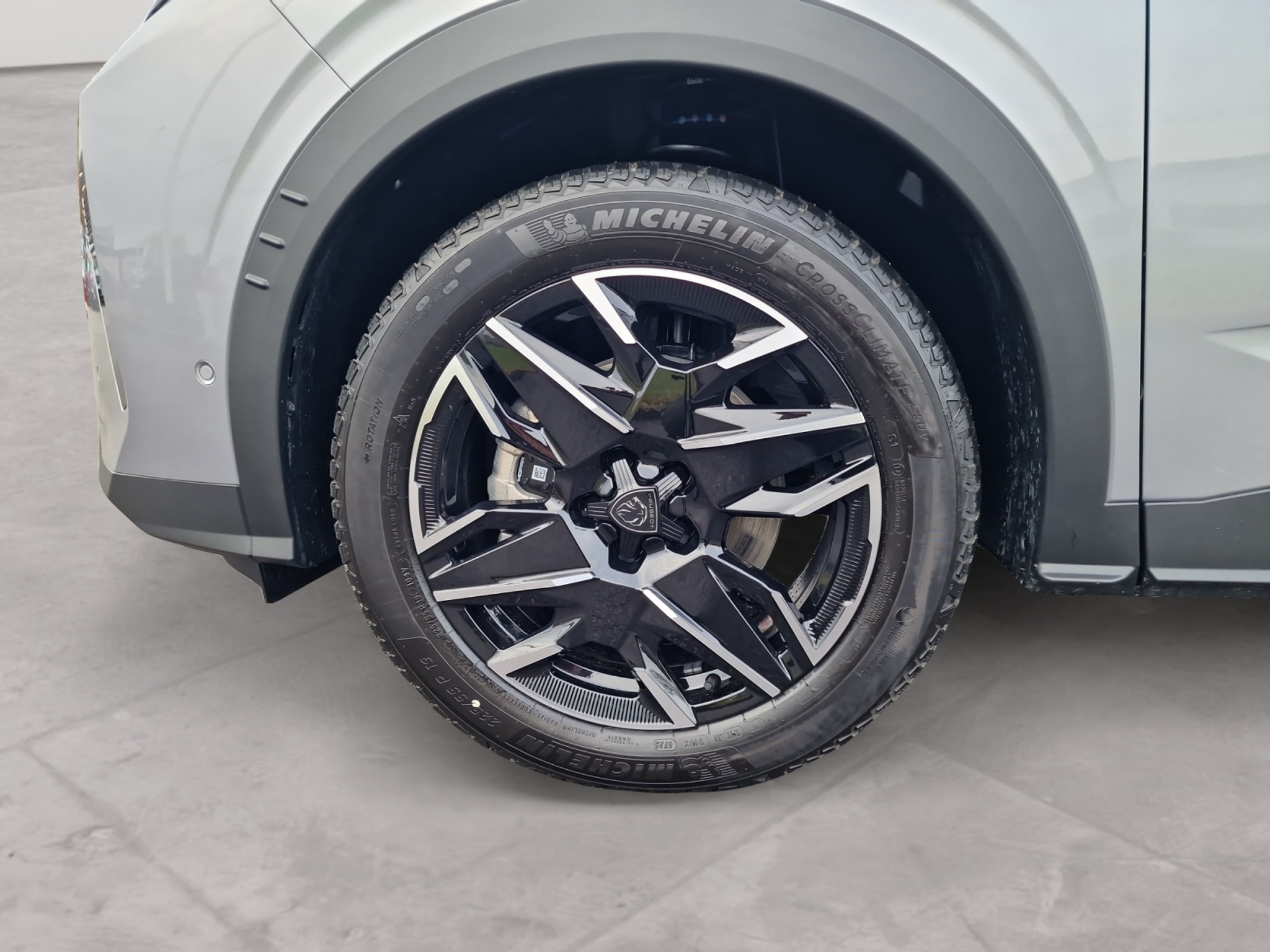 listing desktop thumbnail image 8