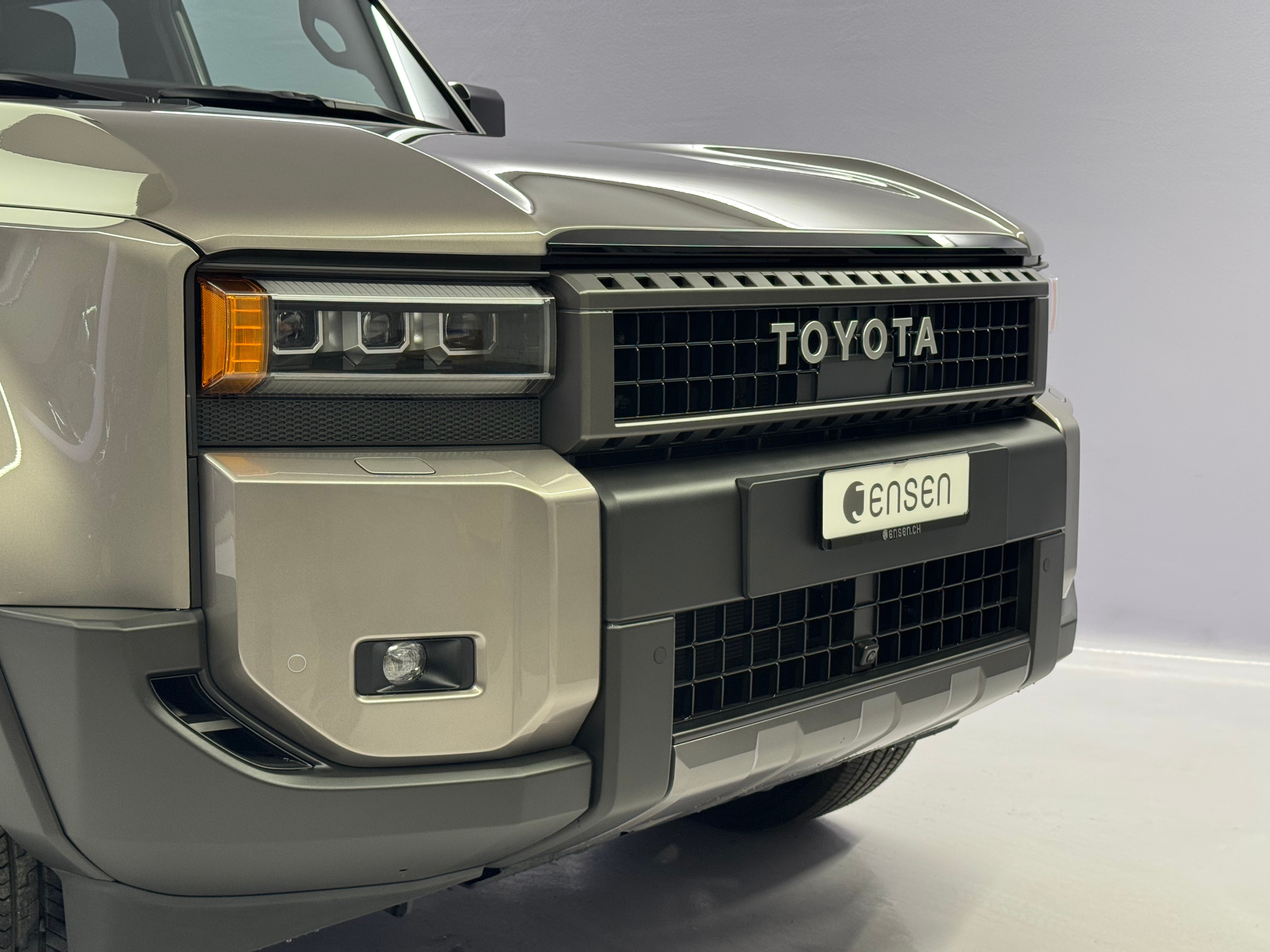 listing desktop thumbnail image 23