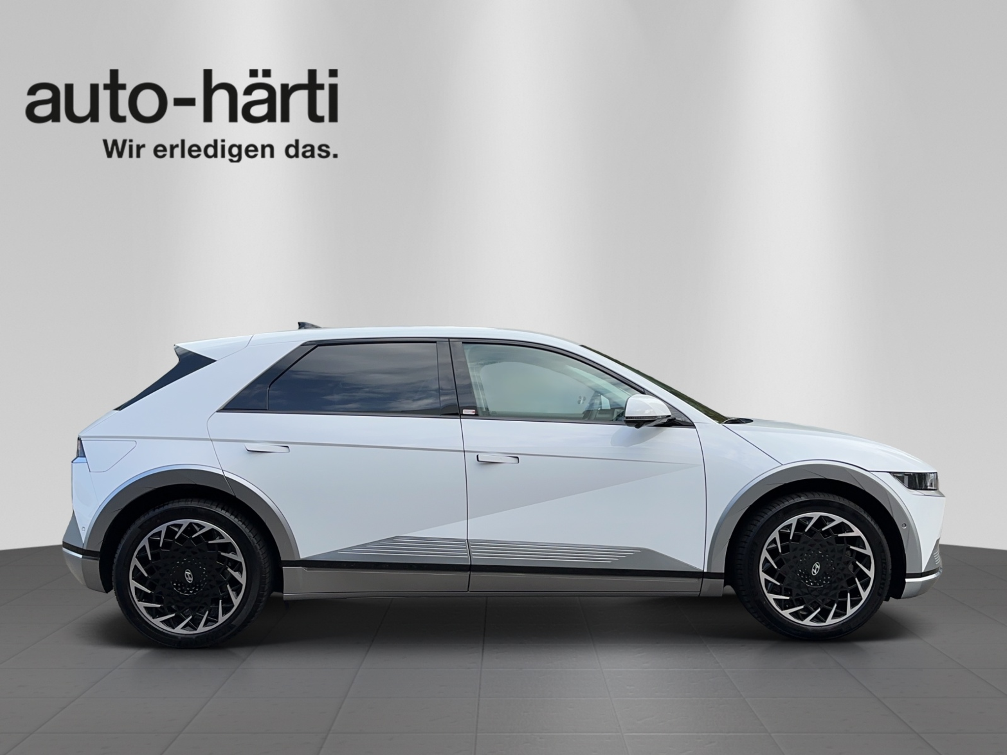 listing desktop thumbnail image 5