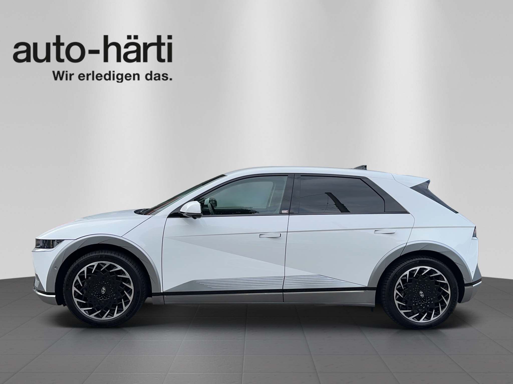 listing desktop thumbnail image 1