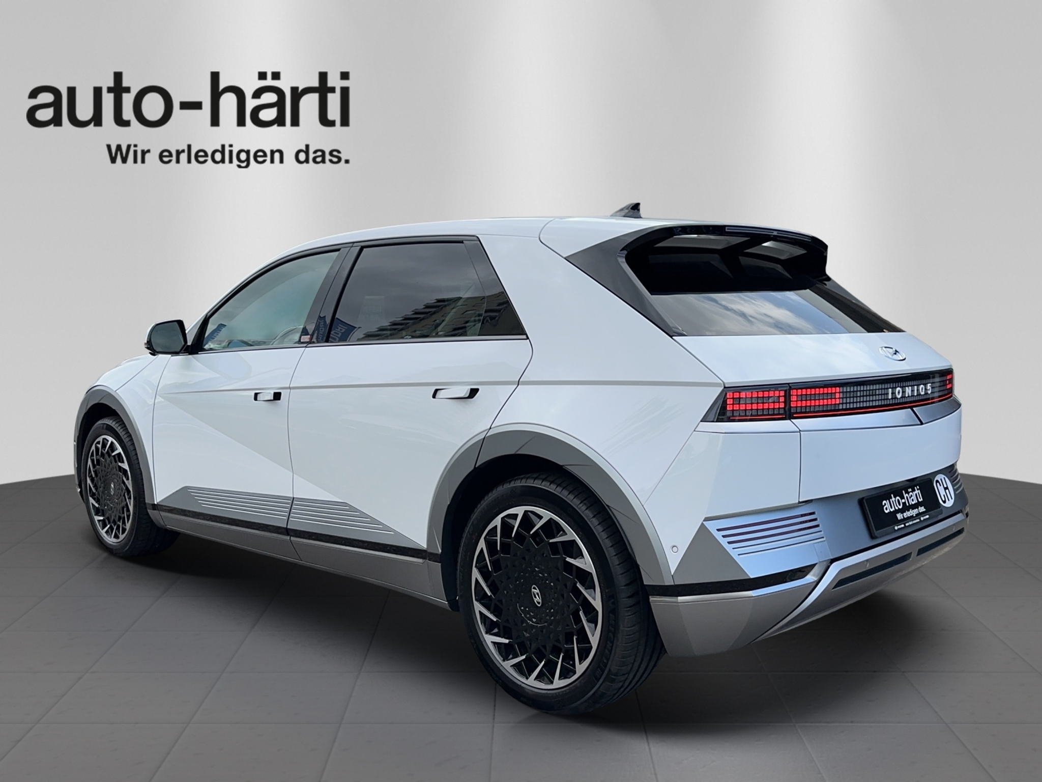 listing desktop thumbnail image 2