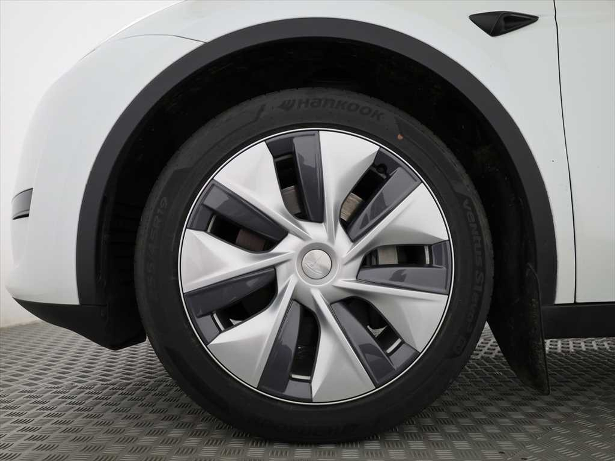 listing desktop thumbnail image 5