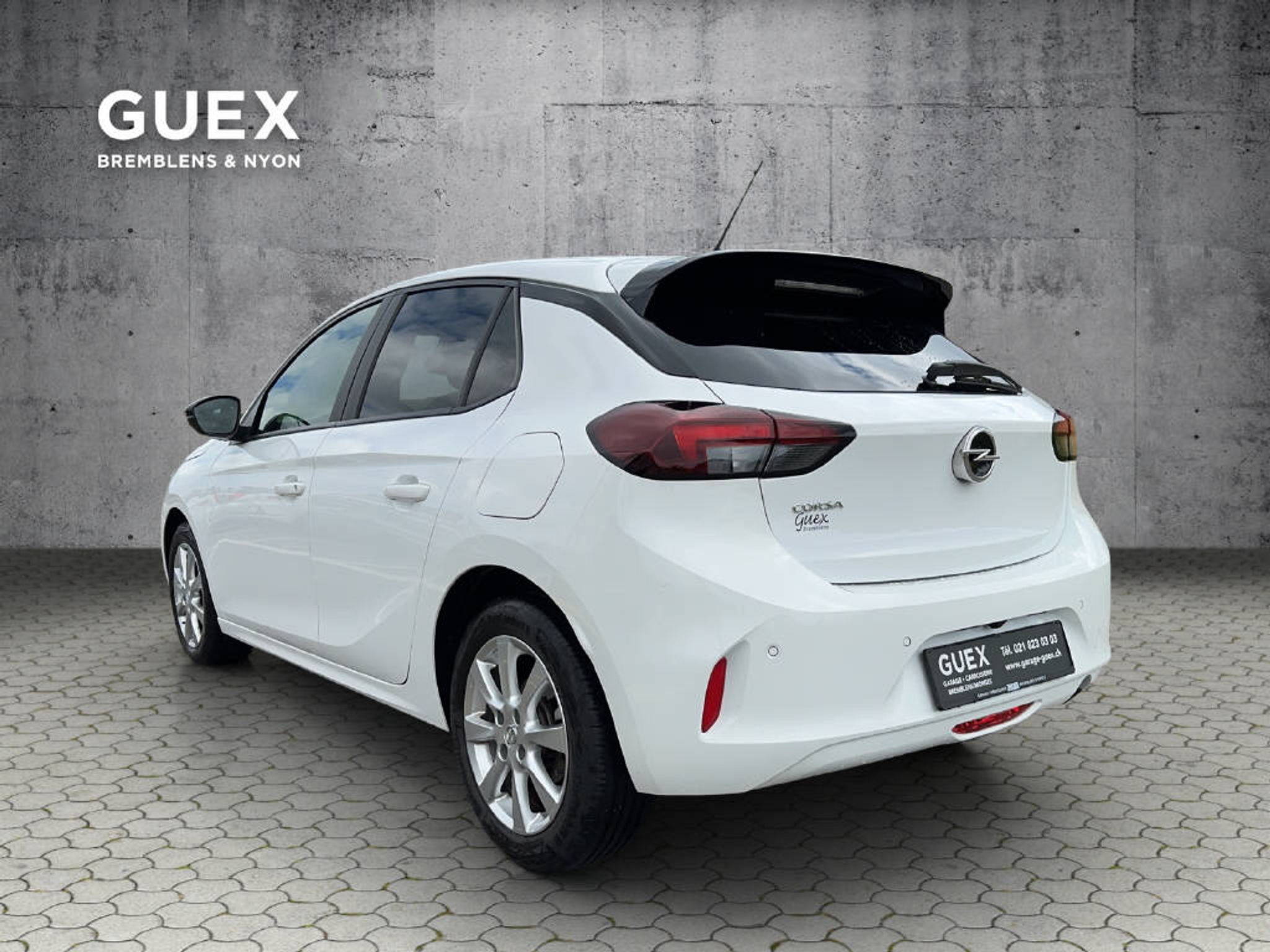 listing desktop thumbnail image 1