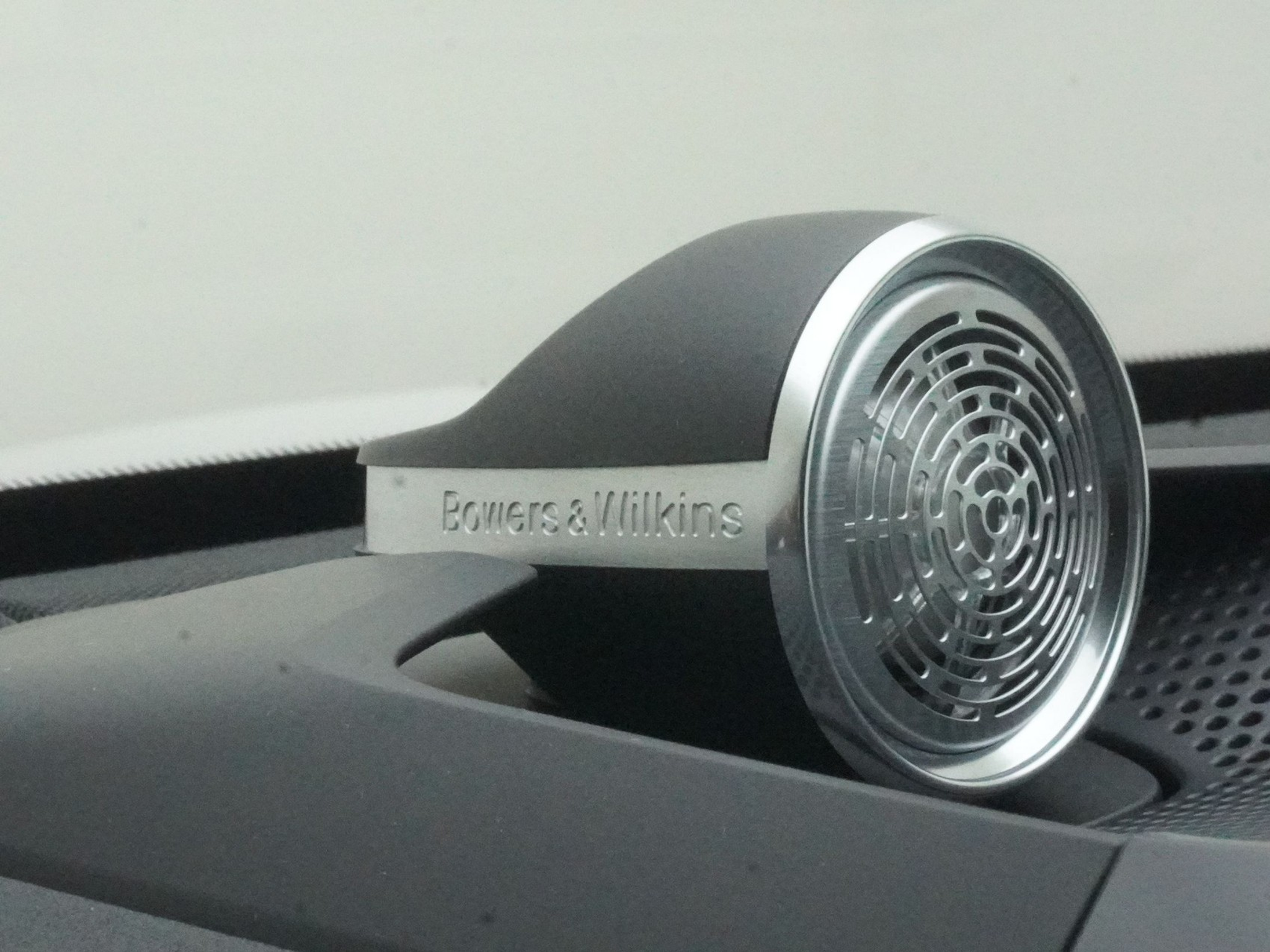 listing desktop thumbnail image 19